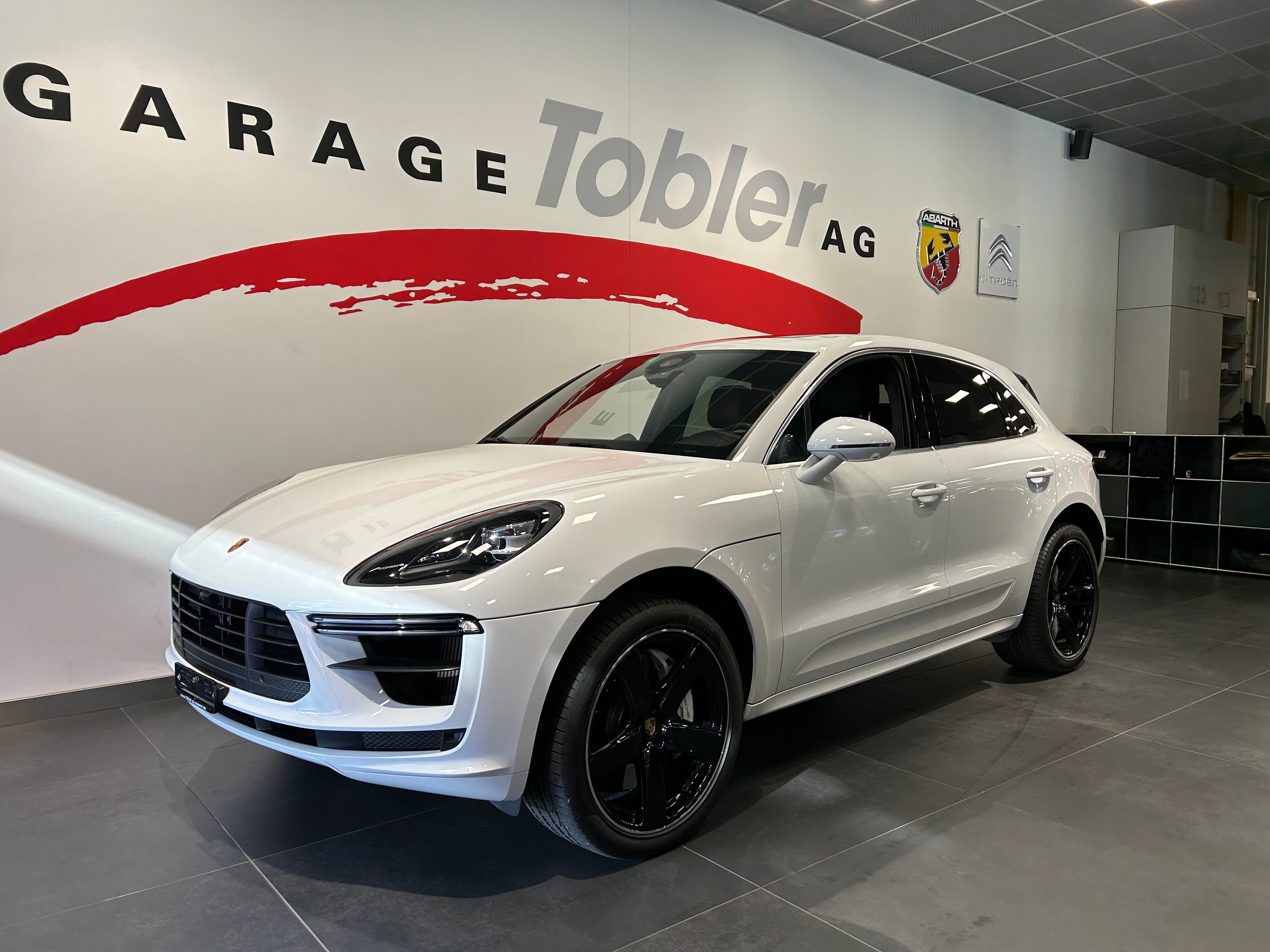 PORSCHE Macan Turbo PDK