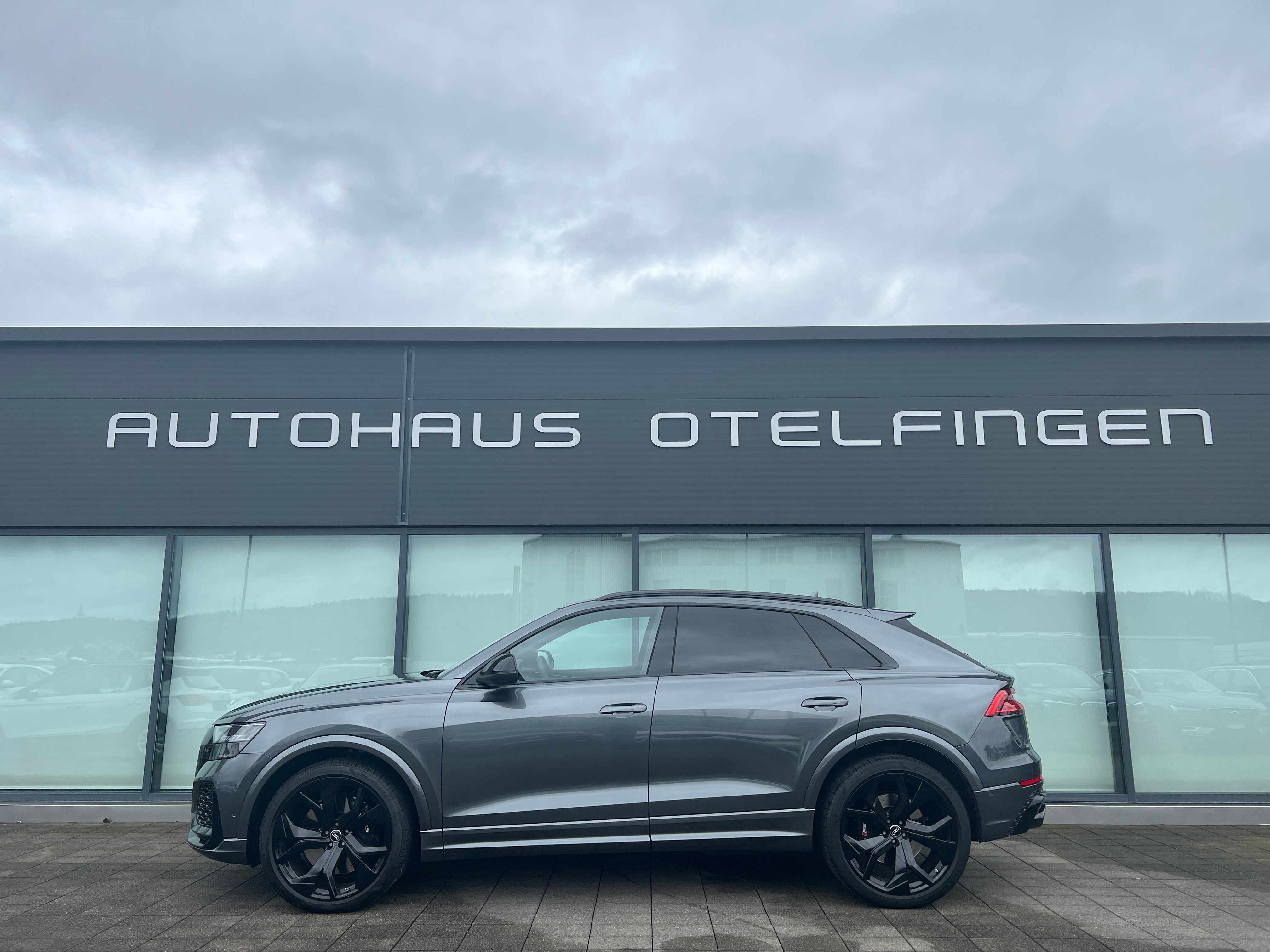 AUDI RSQ8 quattro tiptronic