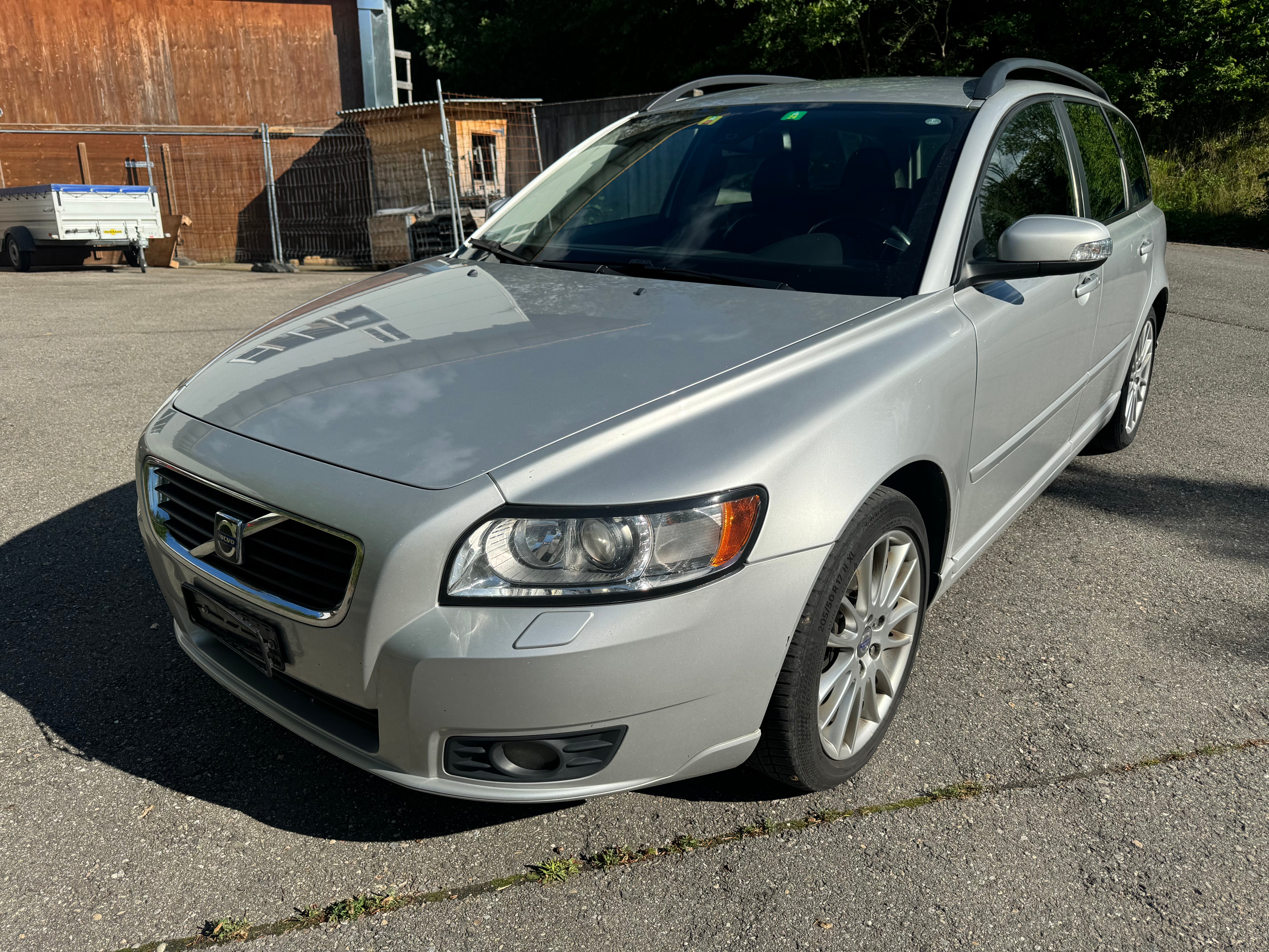 VOLVO V50 D5