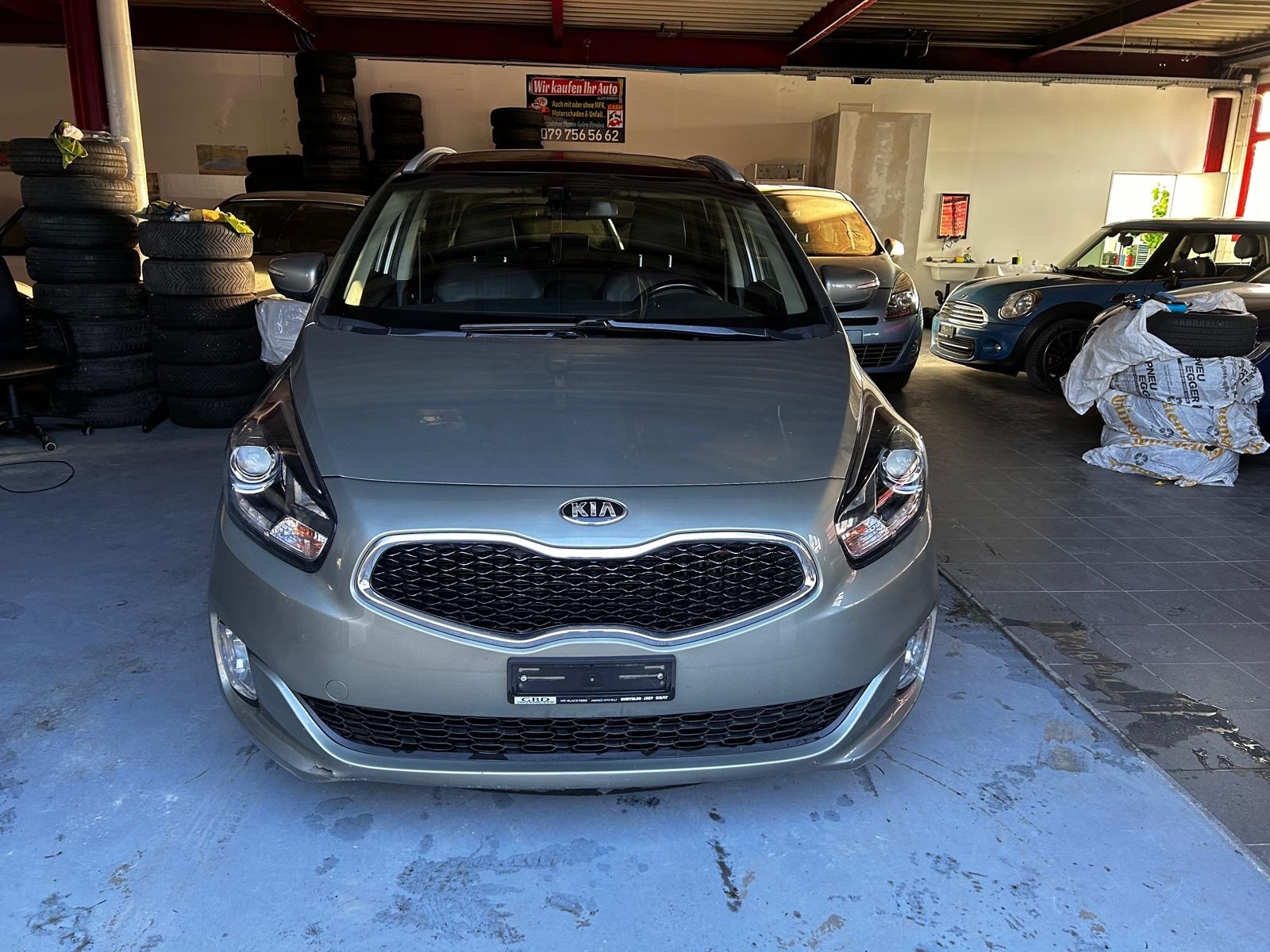 KIA Carens 1.7 CRDi Trend DCT