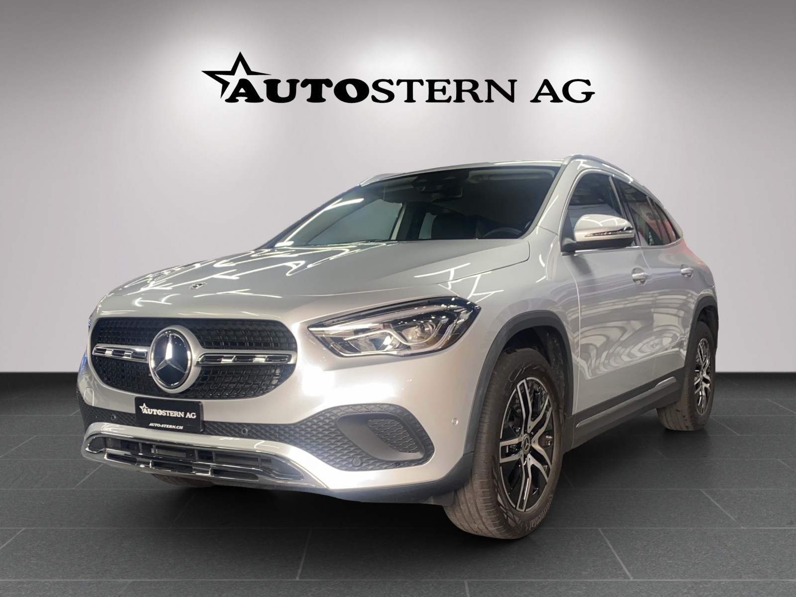 MERCEDES-BENZ GLA 200 Progressive 7G-DCT