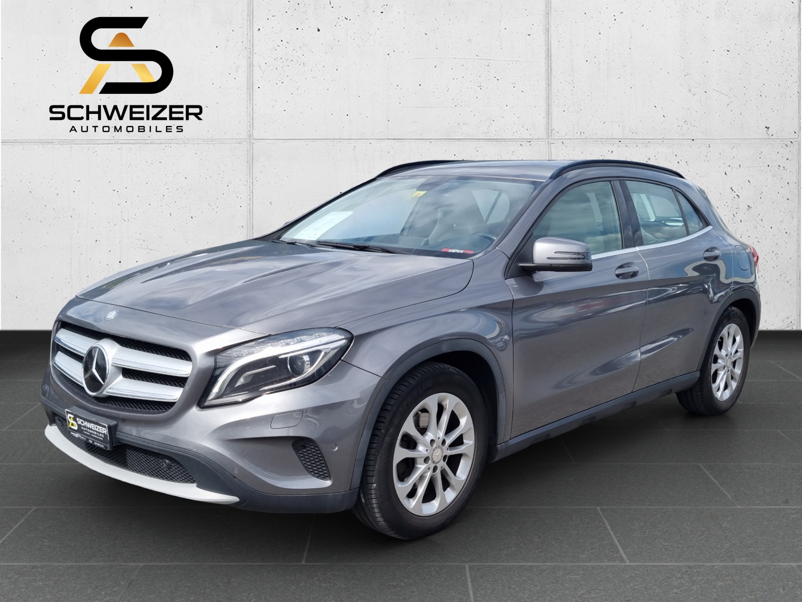 MERCEDES-BENZ GLA 200 Style 7G-DCT