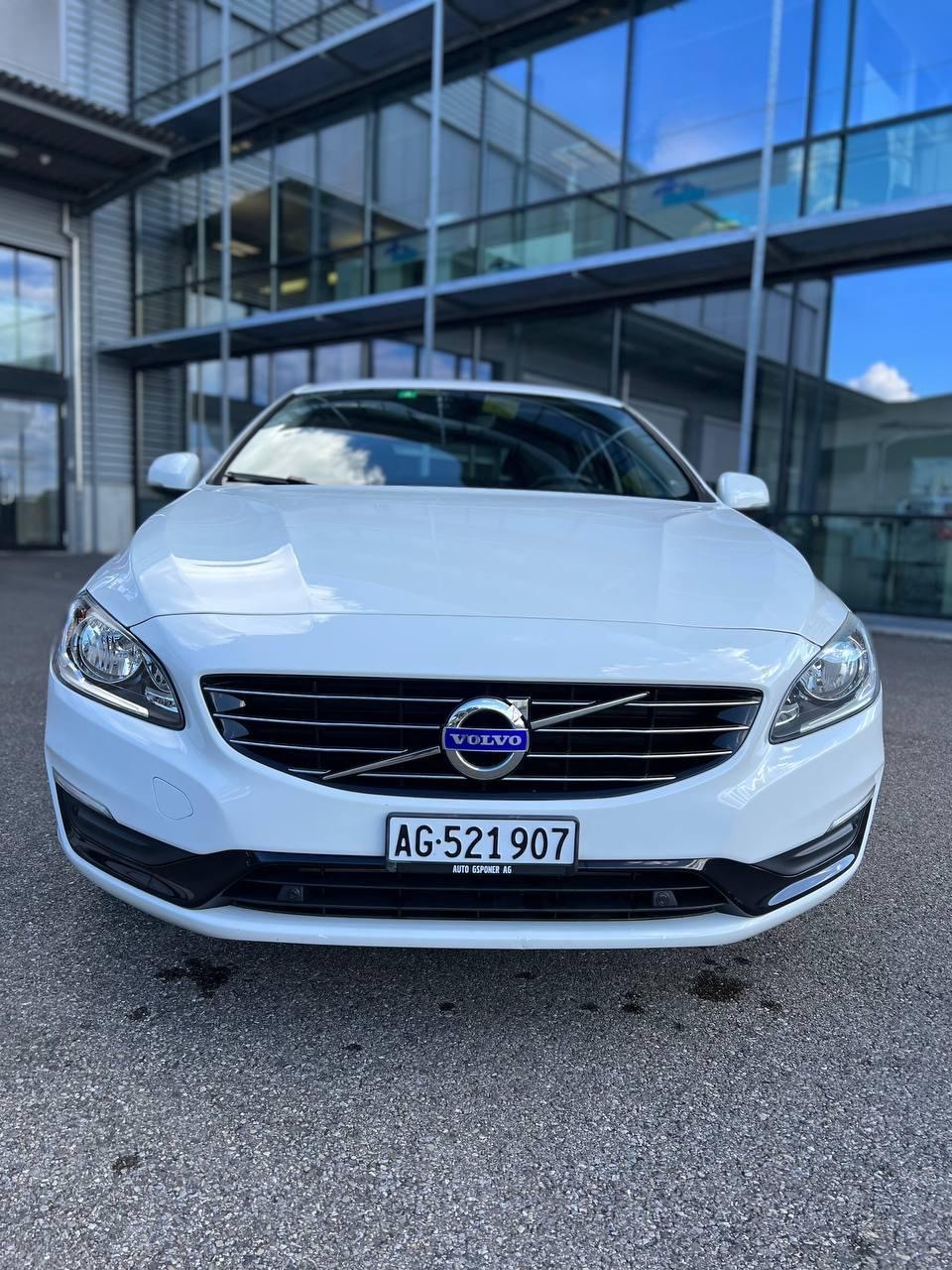 VOLVO V60 D6 AWD Plug-in Hybrid Momentum Geartronic