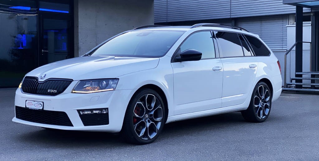 SKODA Octavia Combi 2.0 TDI 184 RS DSG