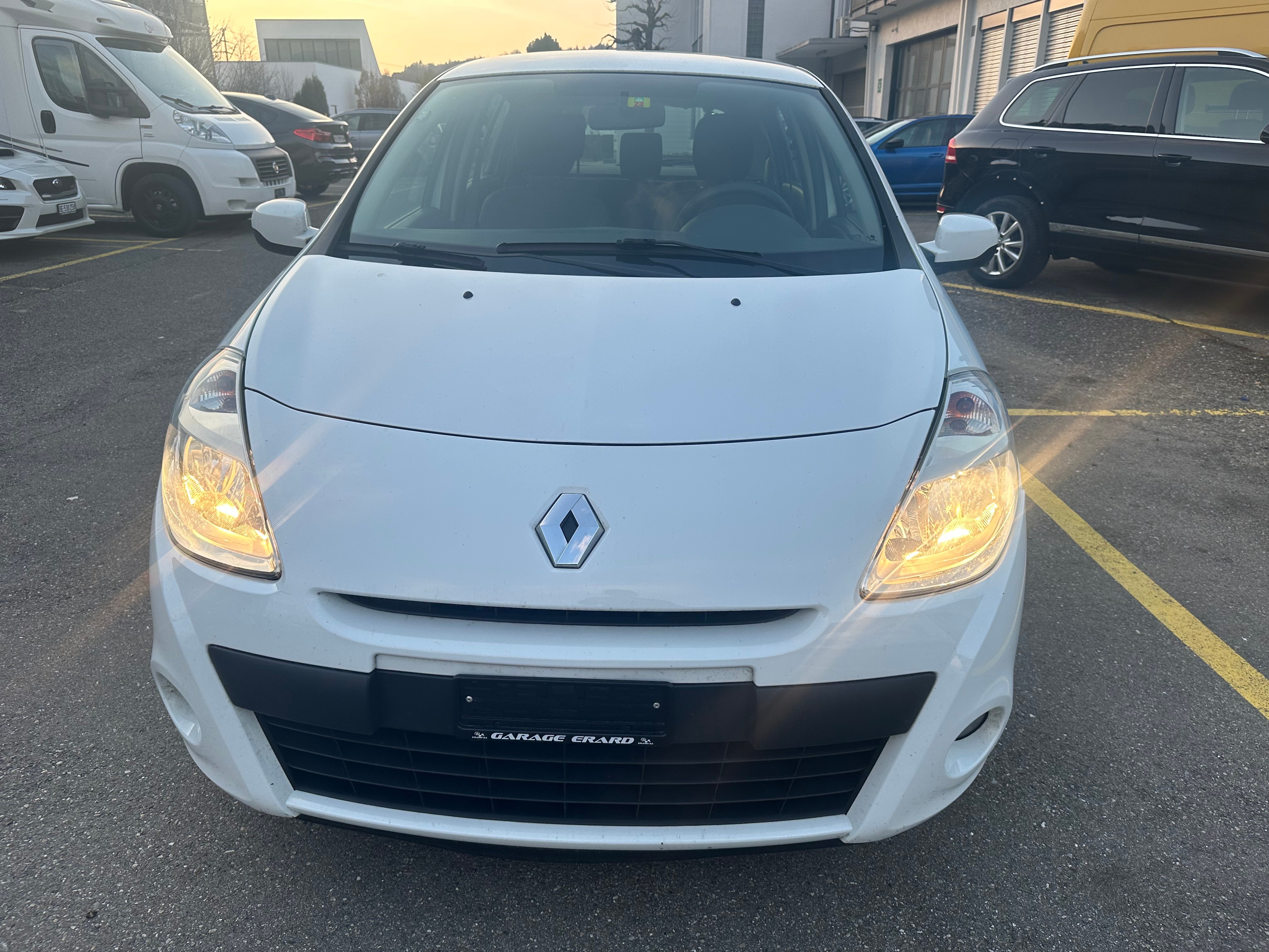 RENAULT Clio 1.2 16V Expression