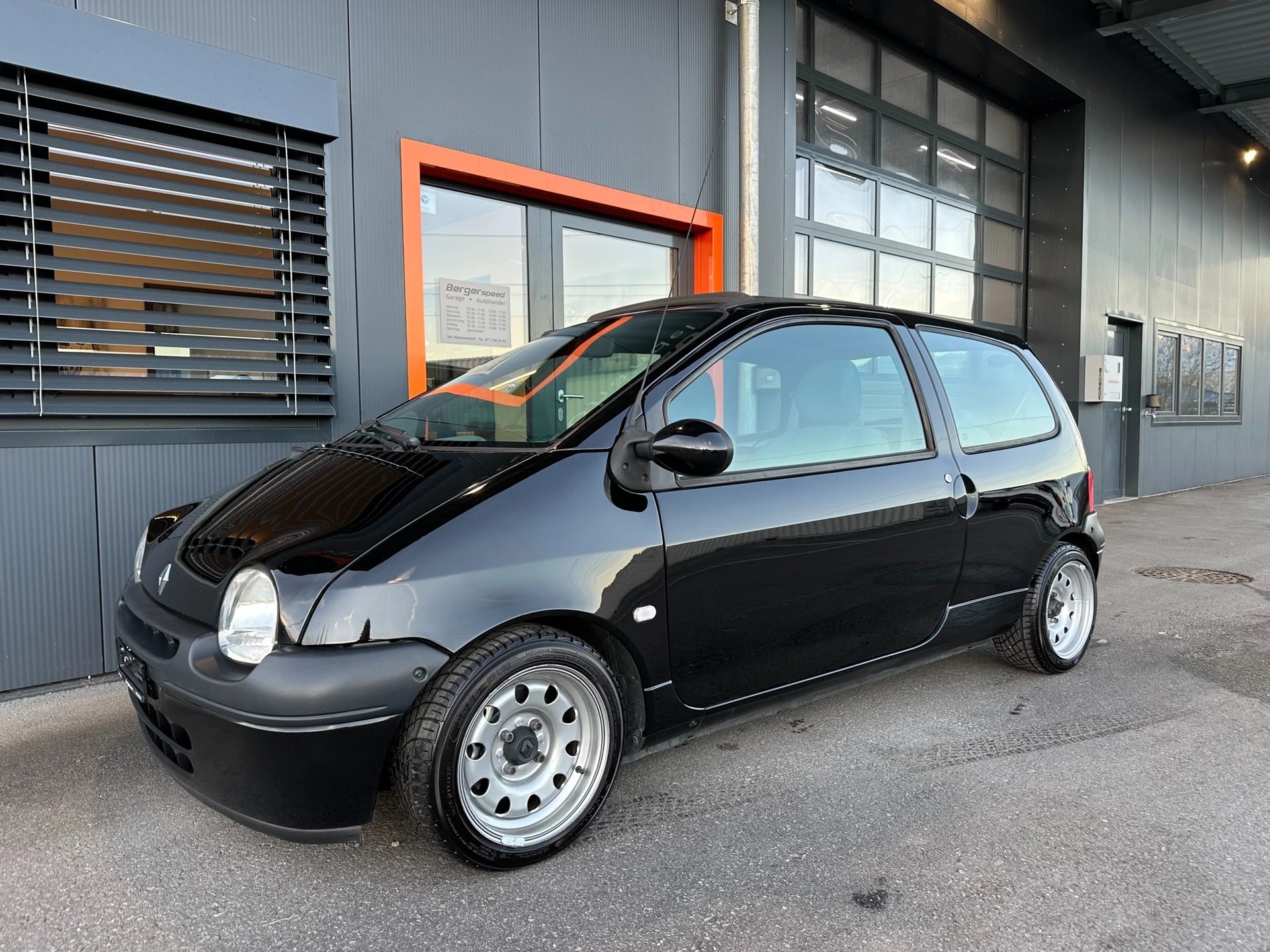 RENAULT TWINGO