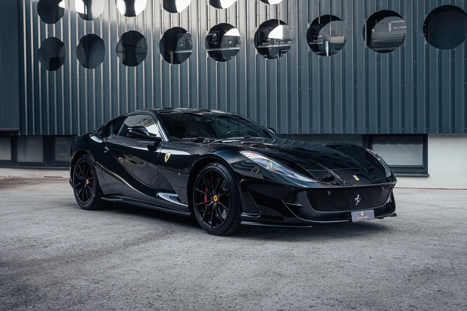 FERRARI 812 Superfast