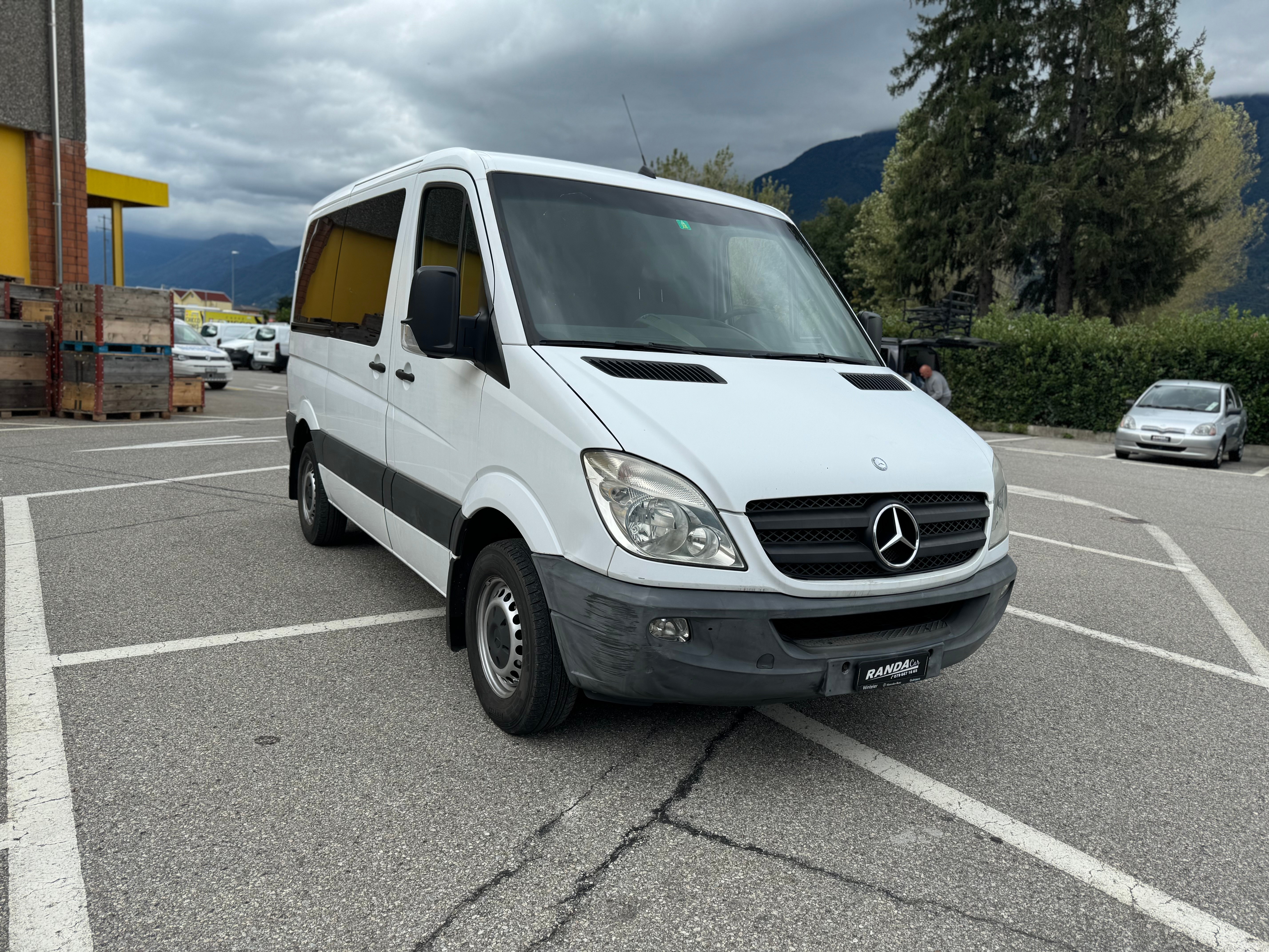 MERCEDES-BENZ Sprinter 215 CDI Standard