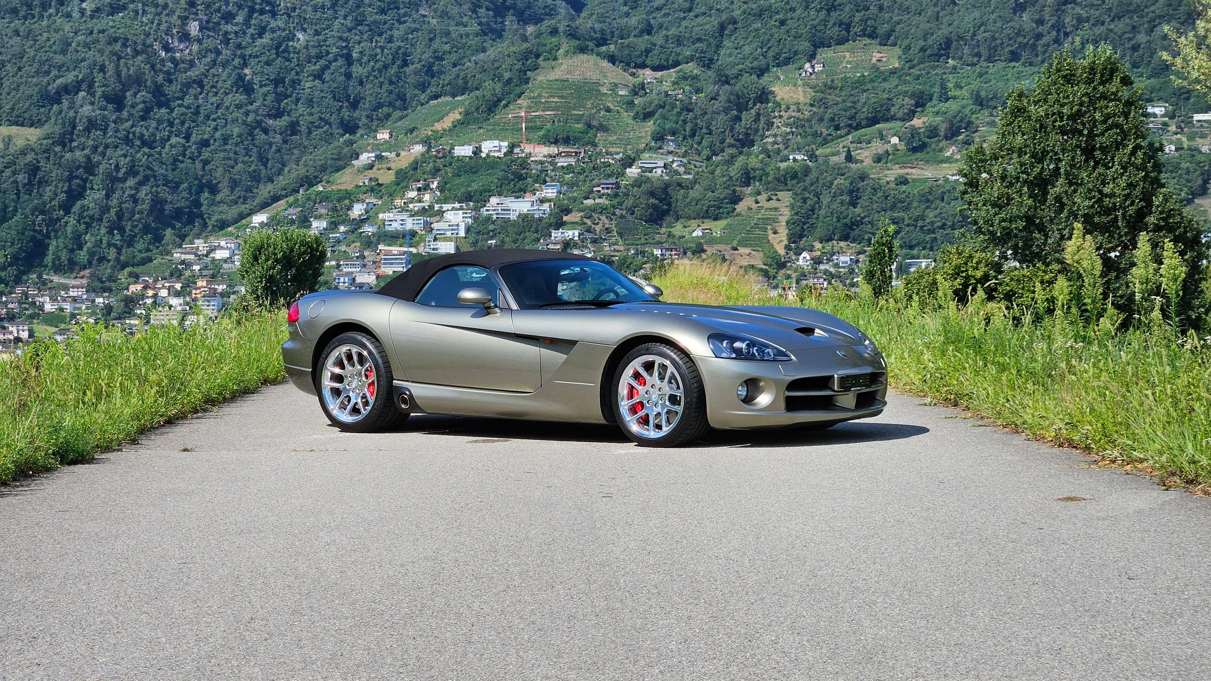 DODGE Viper SRT-10