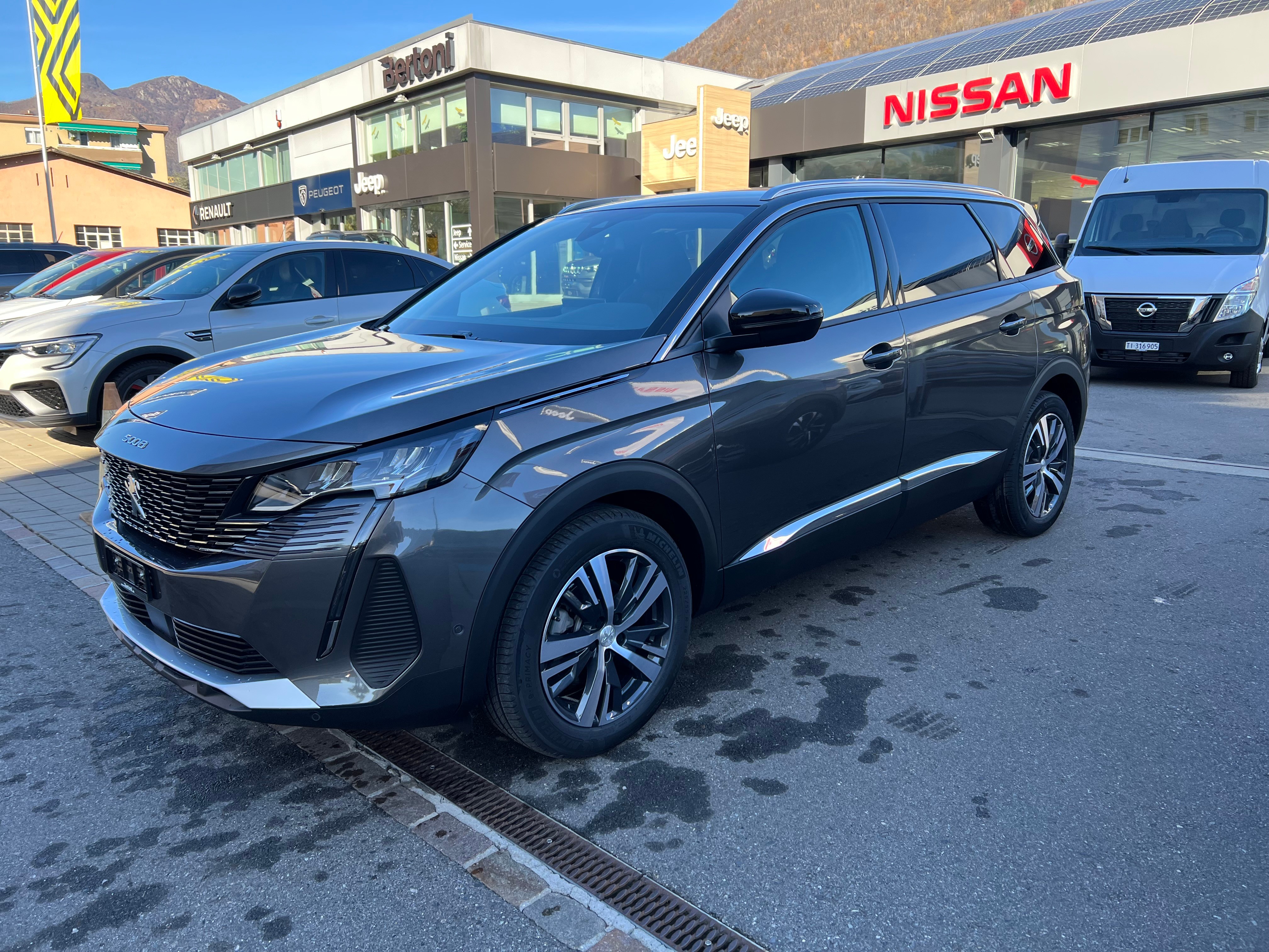 PEUGEOT 5008 1.5 BlueHDi Allure Pack EAT8