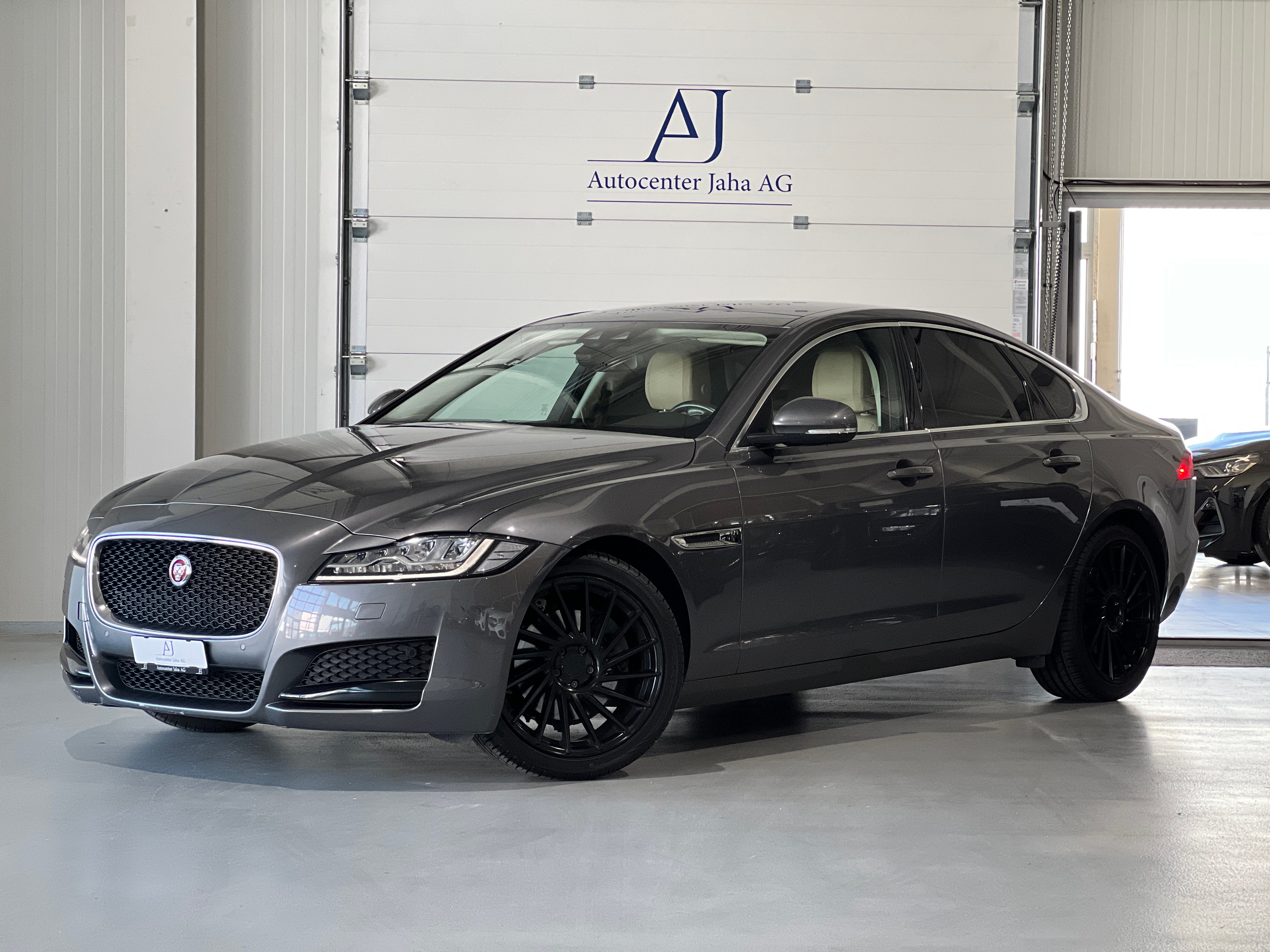 JAGUAR XF 20d R-Sport Automatic