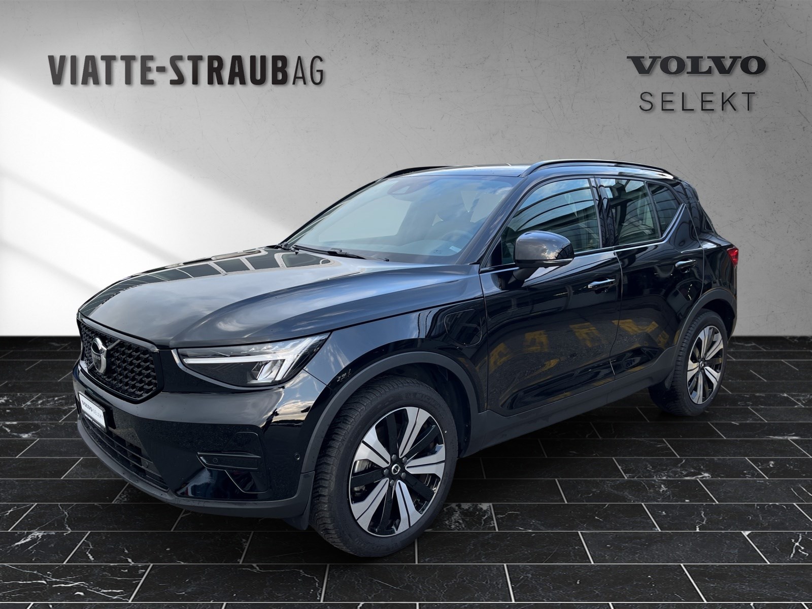 VOLVO XC40 1.5 T4 PiH Plus Dark