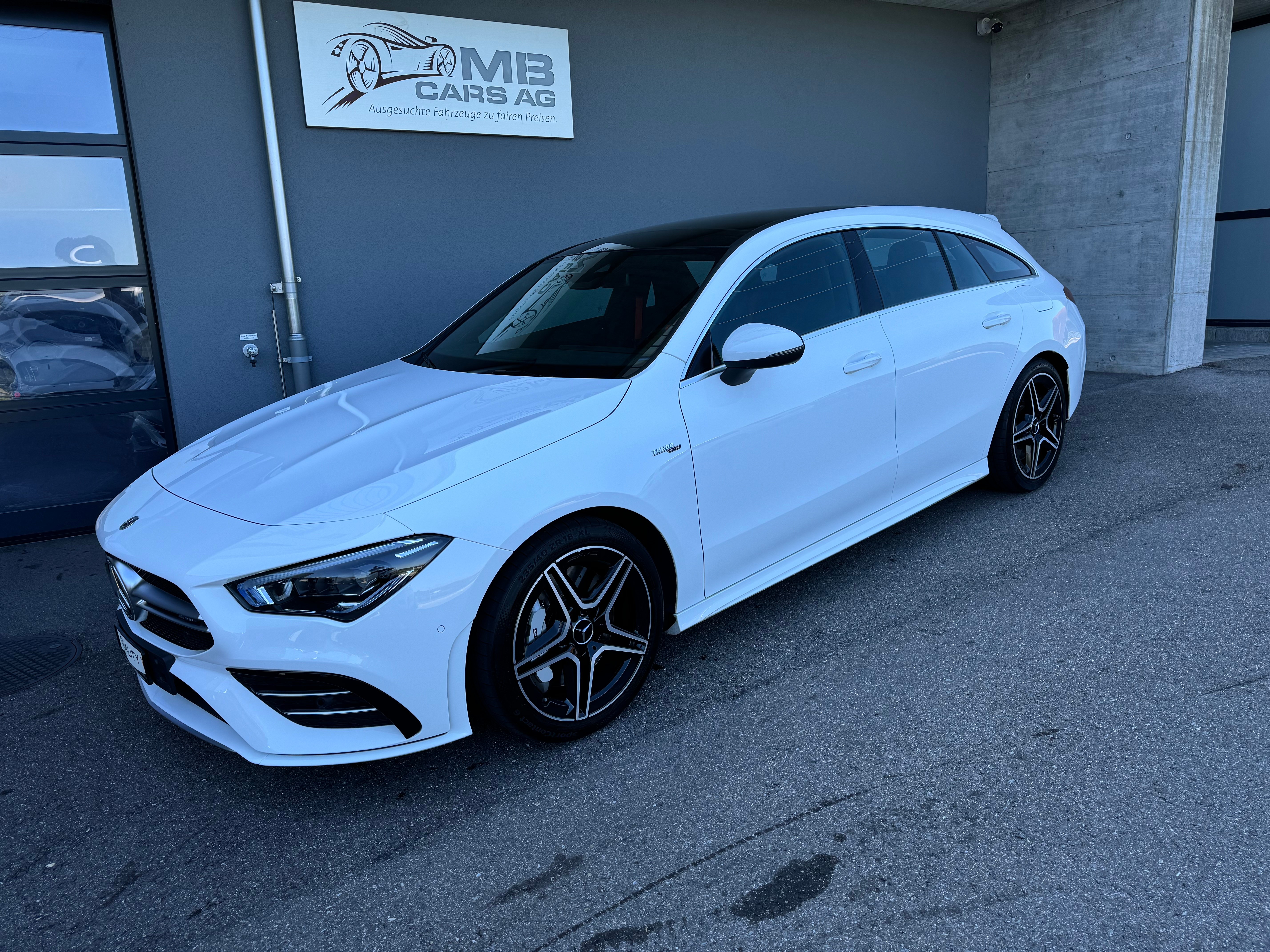 MERCEDES-BENZ CLA Shooting Brake 35 AMG 4Matic mit AHK!