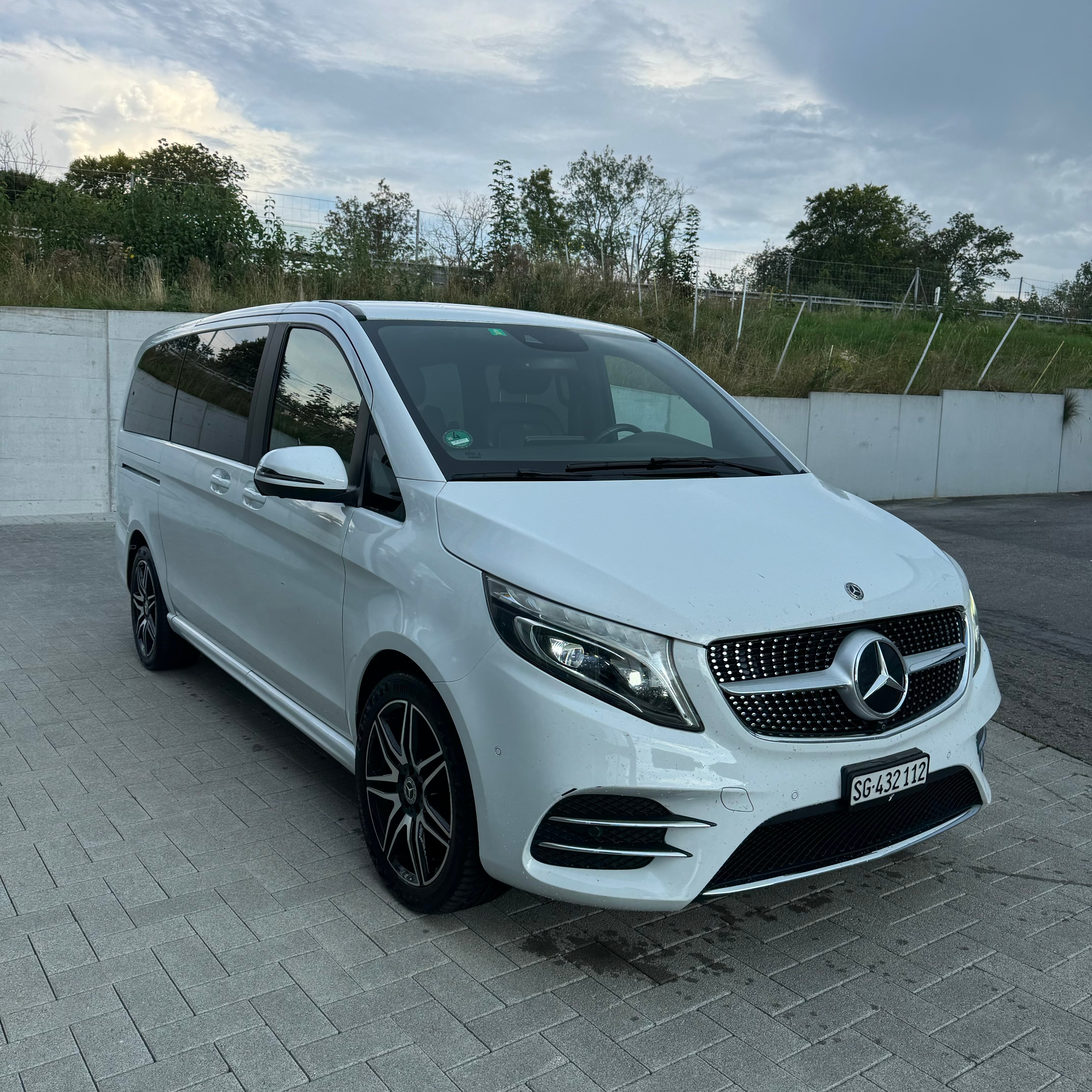 MERCEDES-BENZ V 300 d lang Swiss Edition 4Matic 9G-Tronic