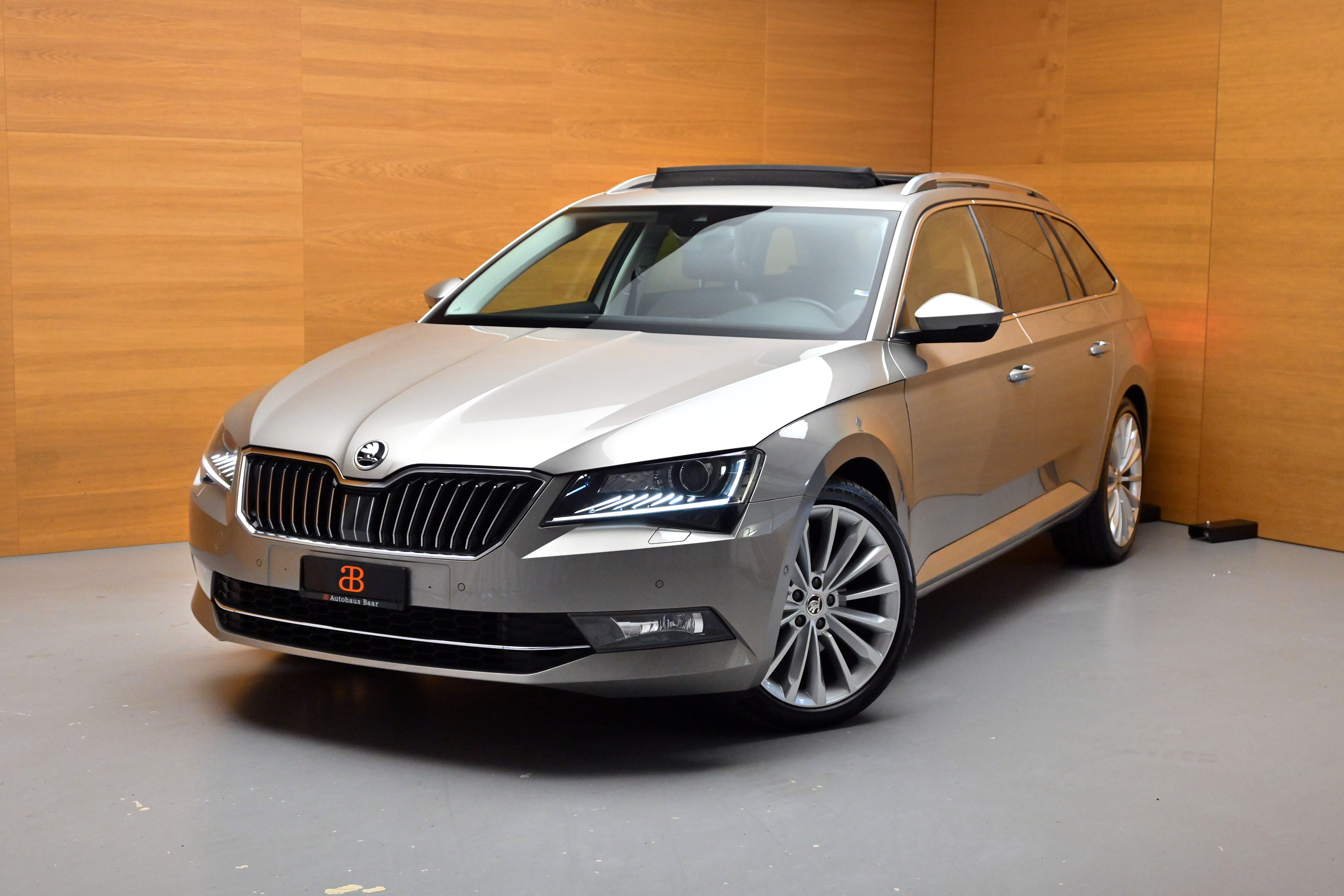 SKODA Superb Combi 2.0 TDi Style 4x4 DSG