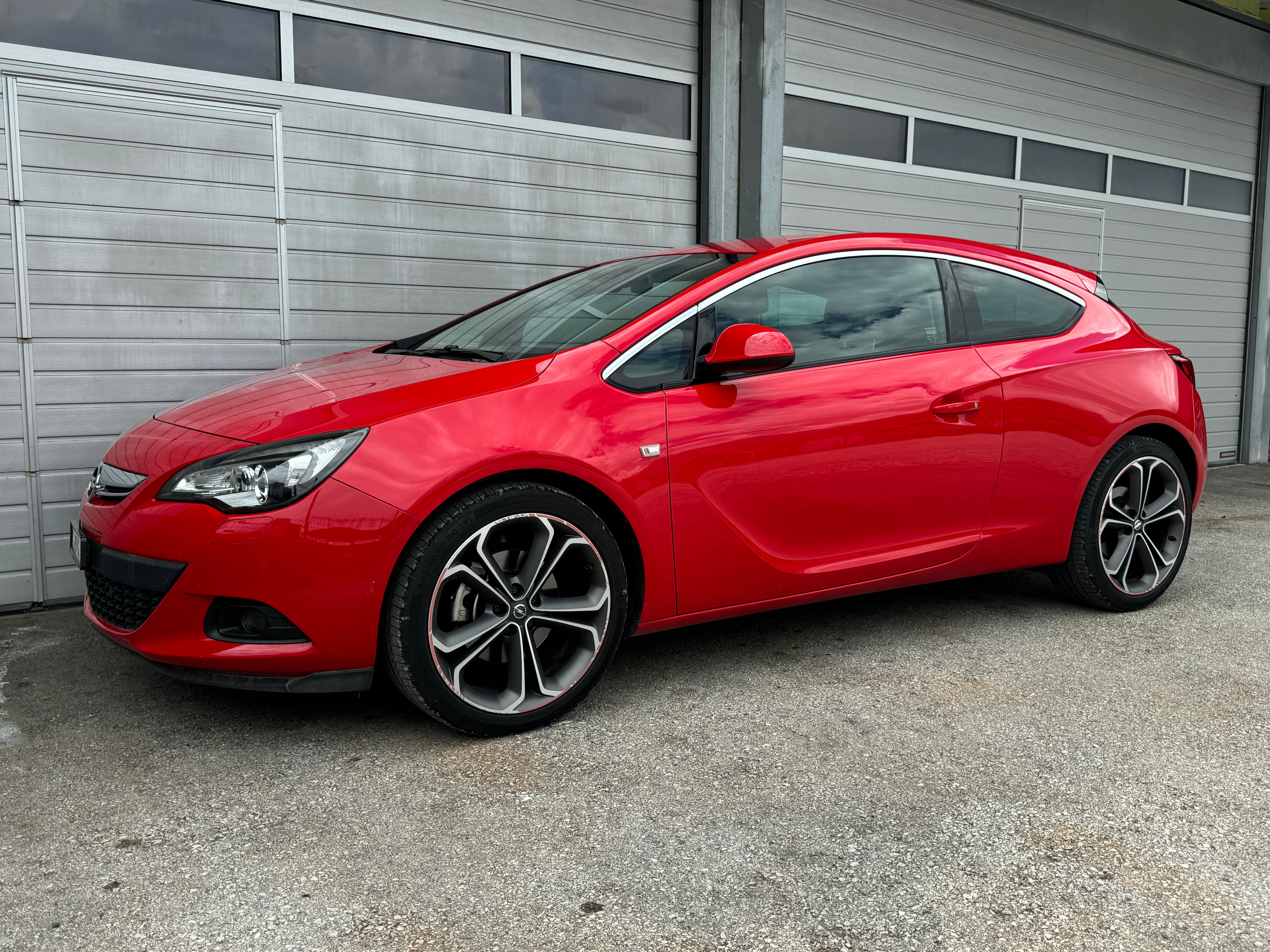 OPEL Astra GTC 1.6i 16V Sport