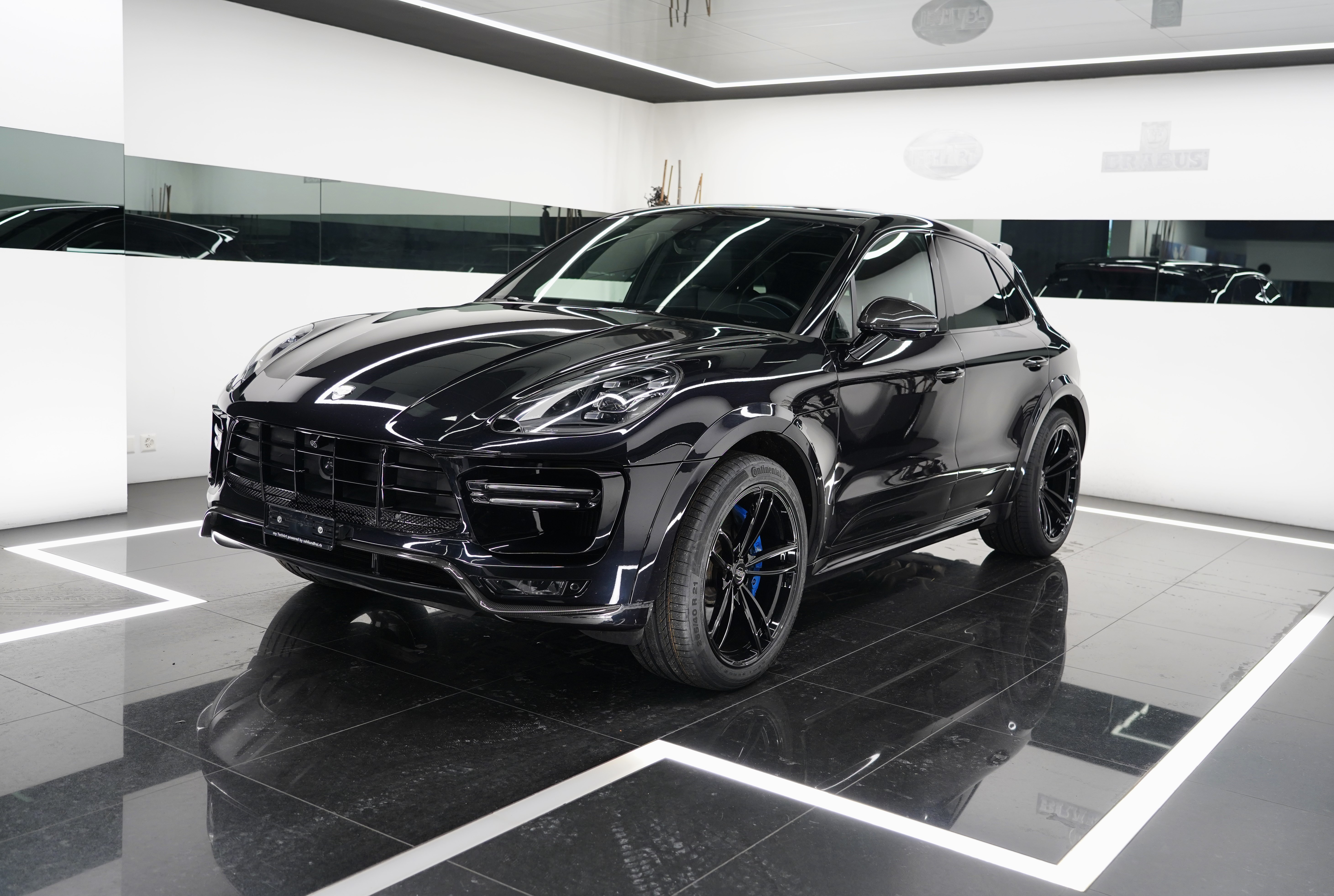 PORSCHE Macan Turbo Performance