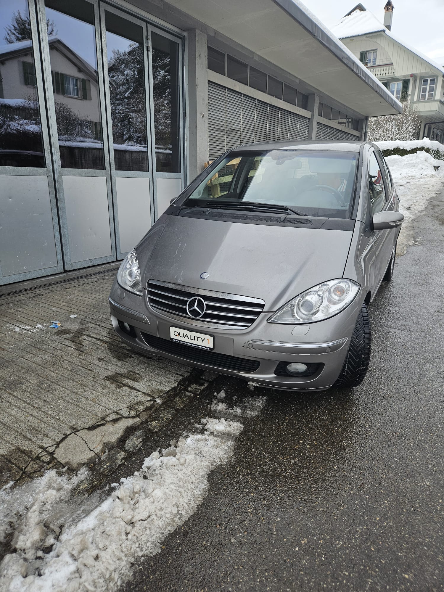 MERCEDES-BENZ A 200