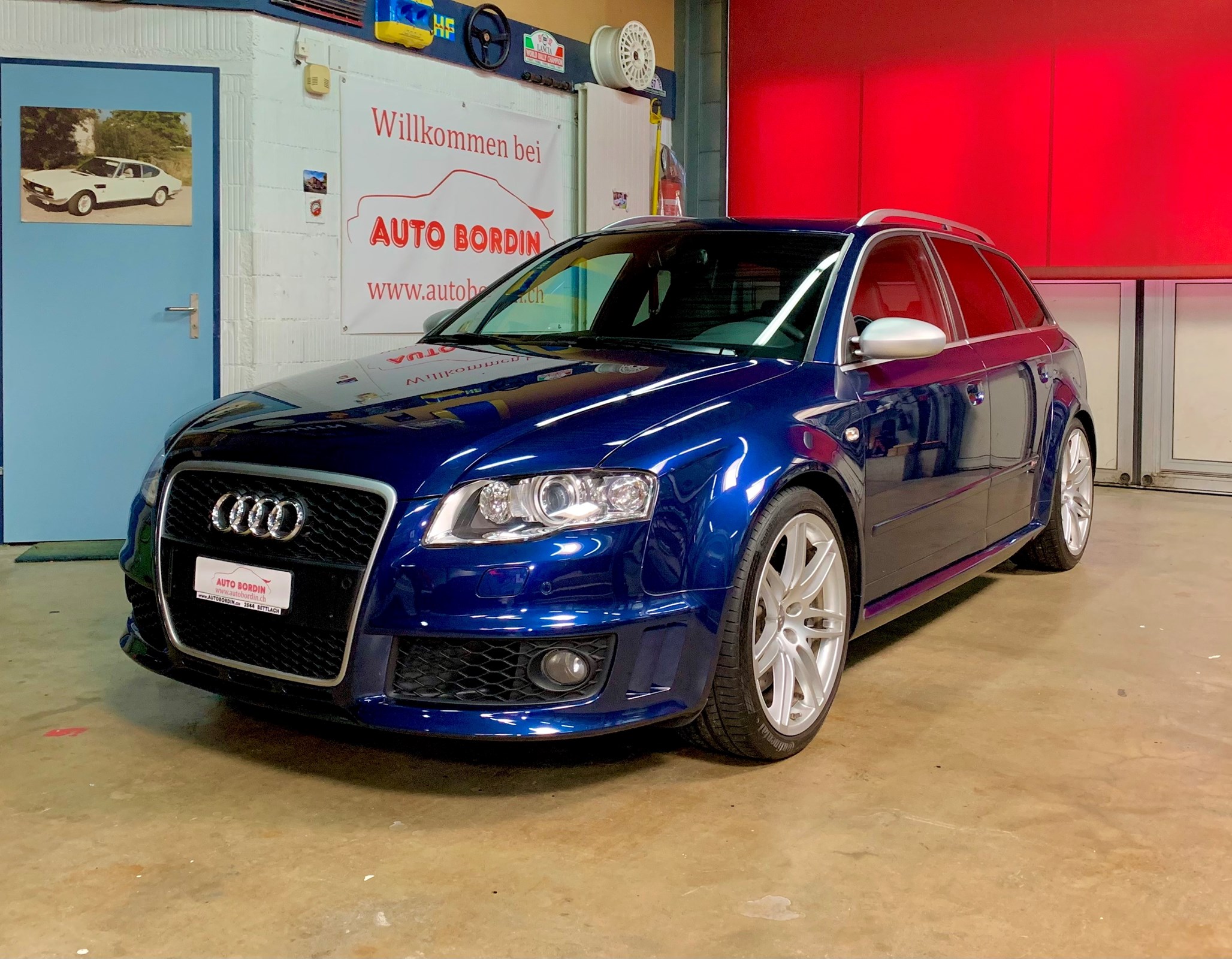 AUDI RS4 Avant 4.2 V8 quattro Mugelloblau Perleffekt