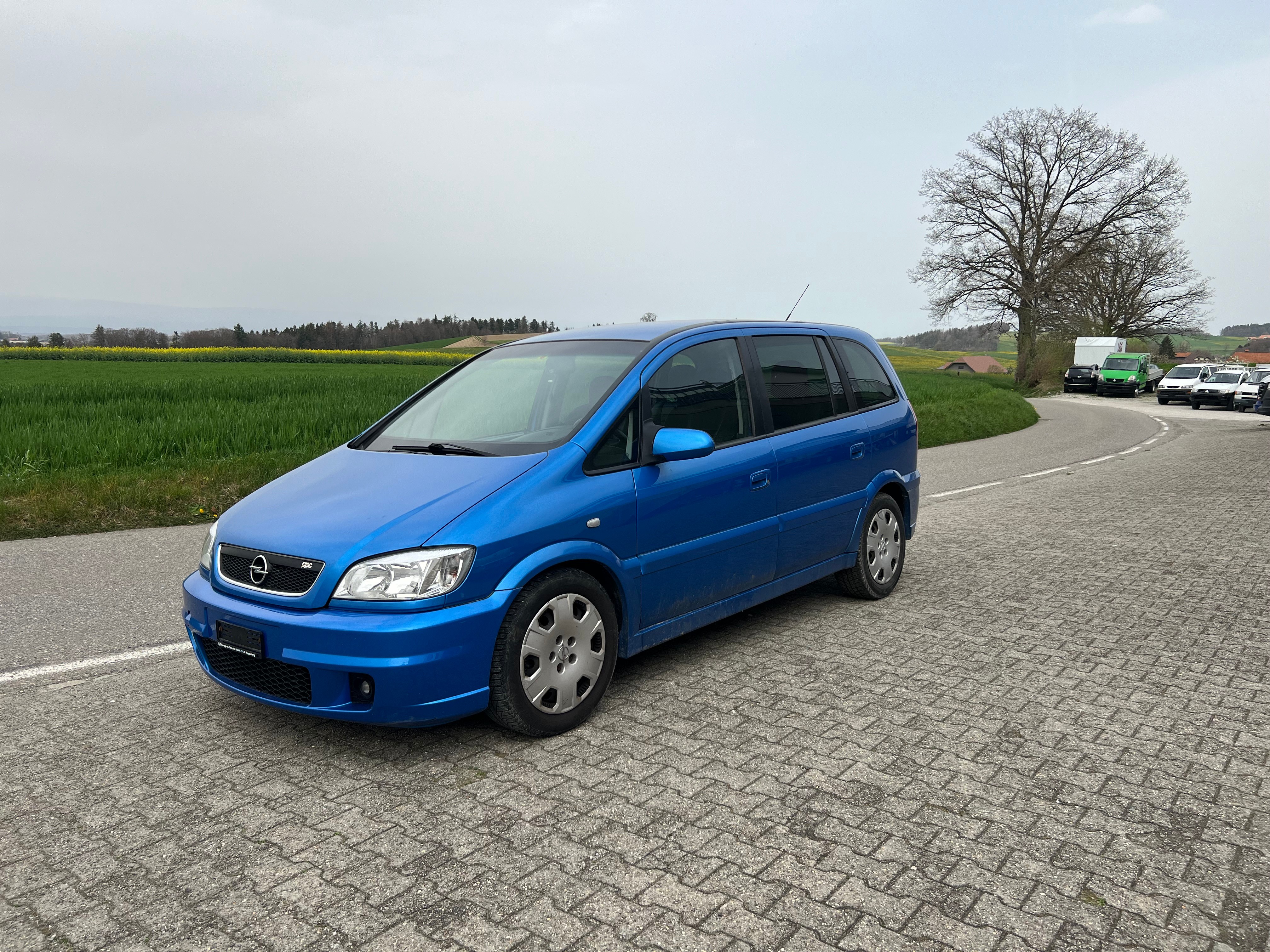 OPEL Zafira 2.0i Turbo OPC