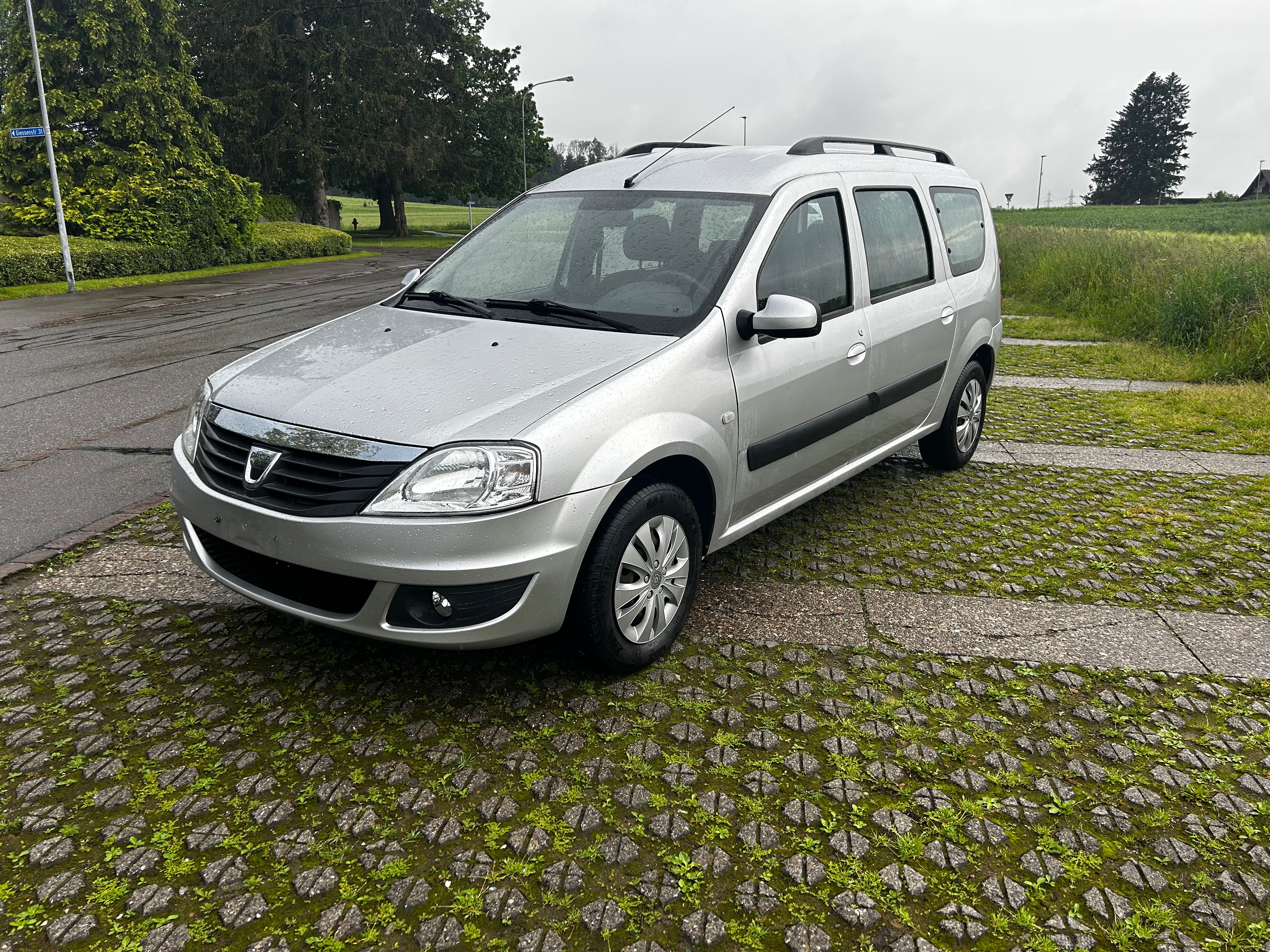 DACIA Logan 1.6 16V E85 Lauréate