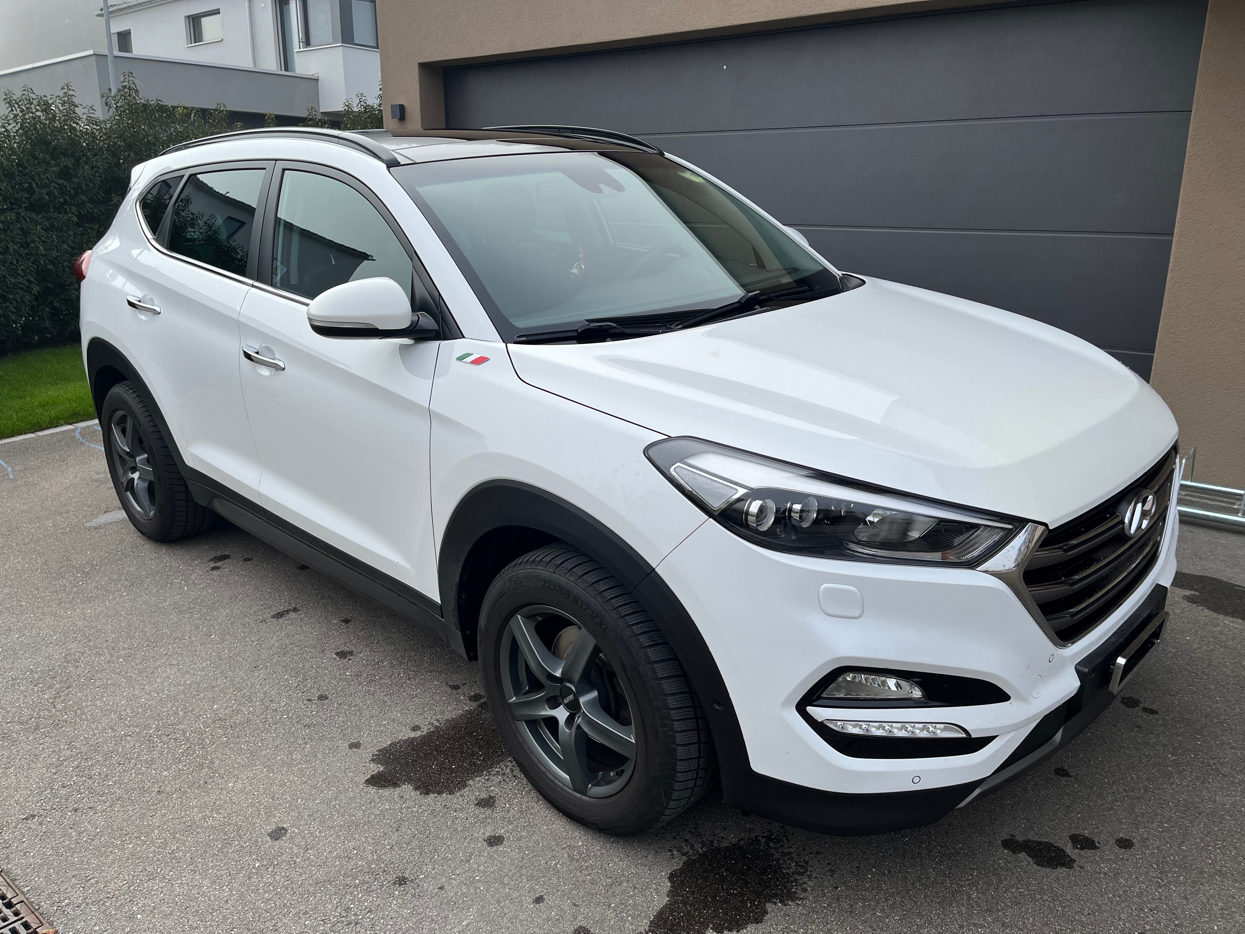 HYUNDAI Tucson 2.0 CRDI Launch Edition 4WD Automatic