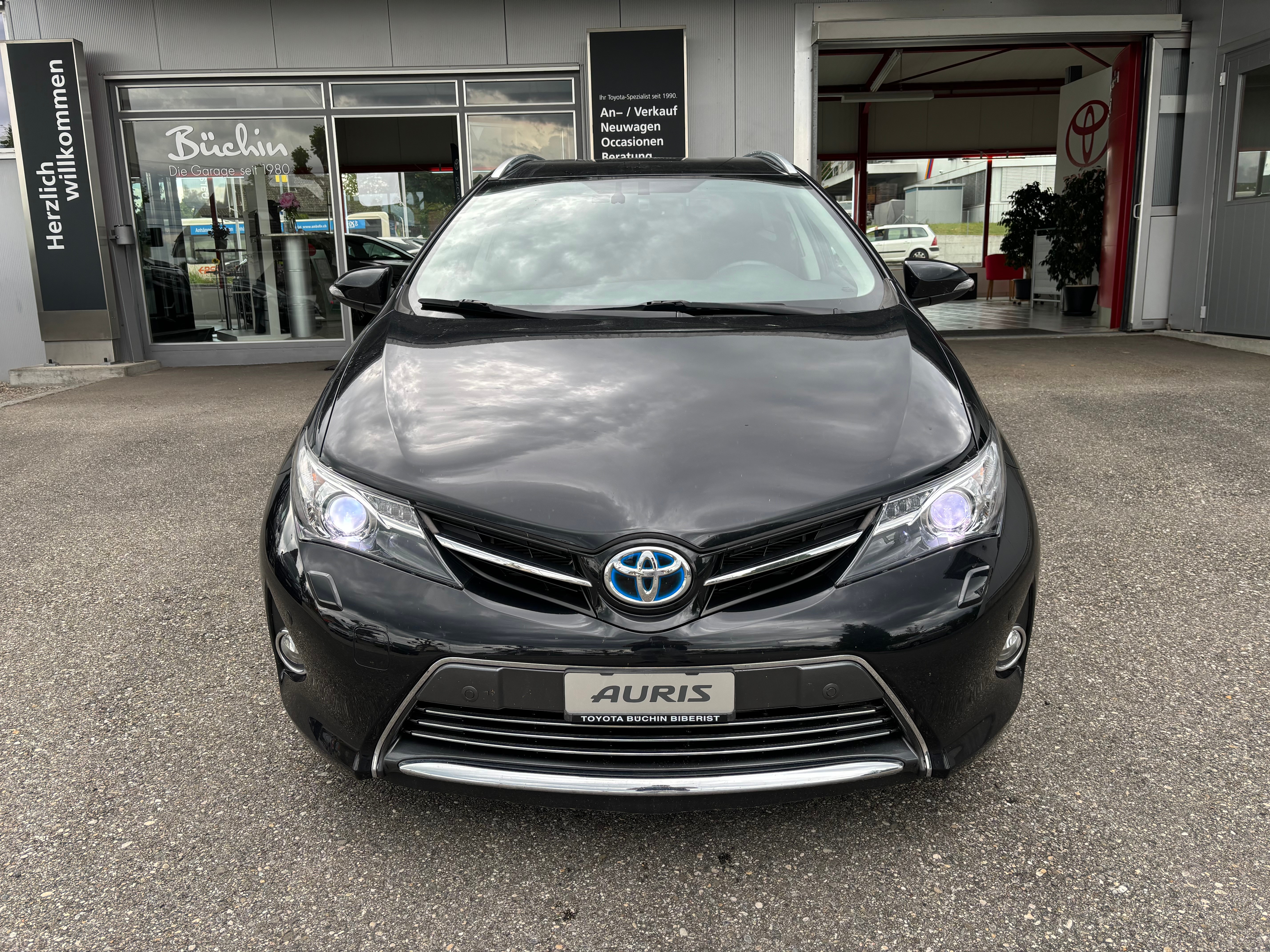 TOYOTA Auris Touring Sports 1.8 16V HSD Linea Sol