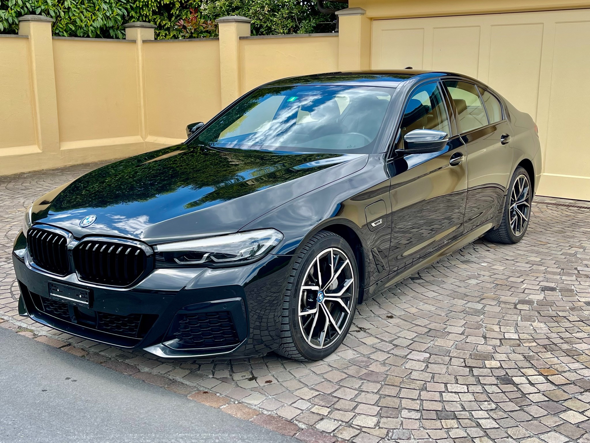 BMW 545e xDrive Pure M Sport Steptronic