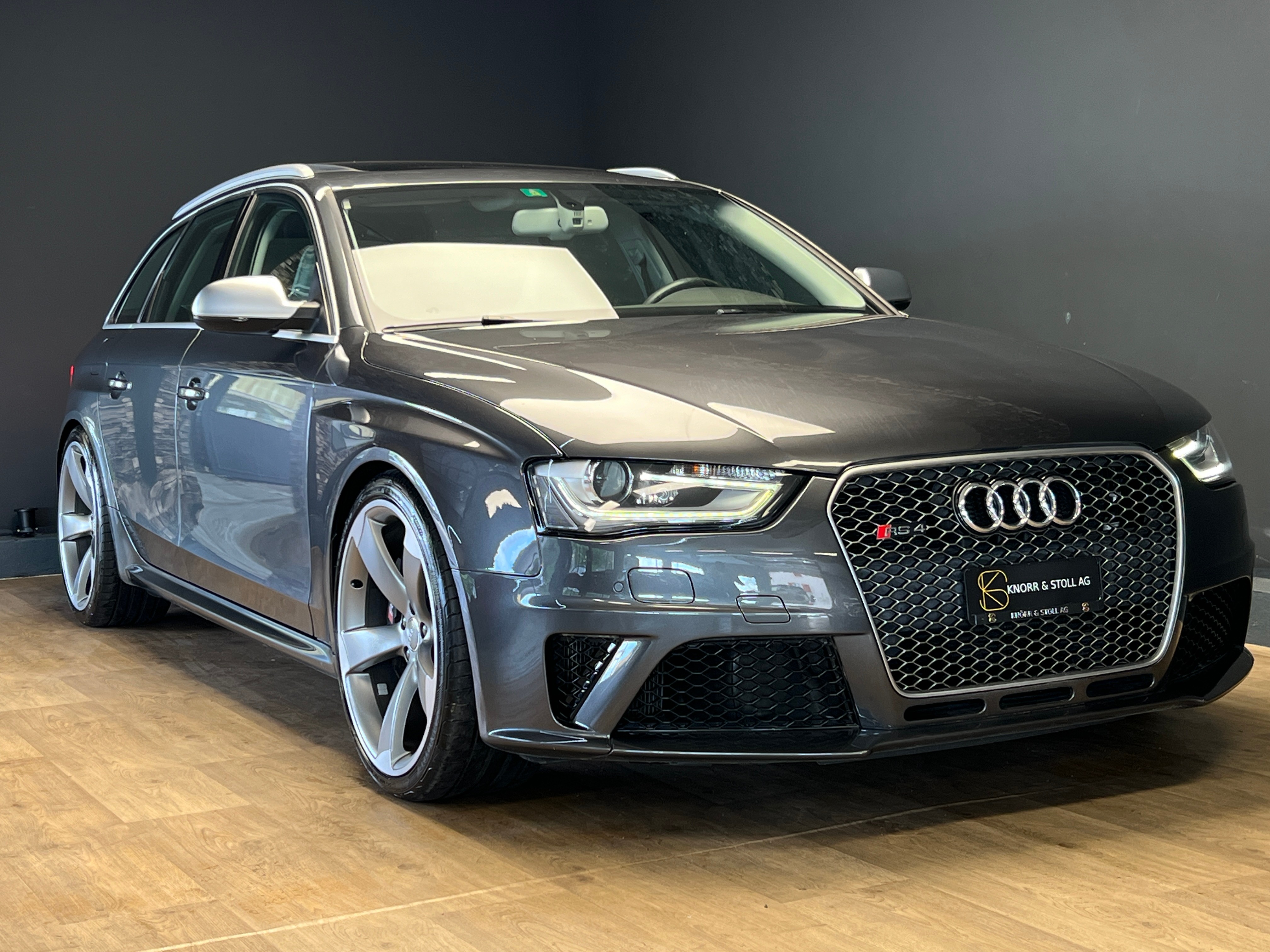 AUDI RS4 Avant 4.2 FSI V8 quattro S-tronic