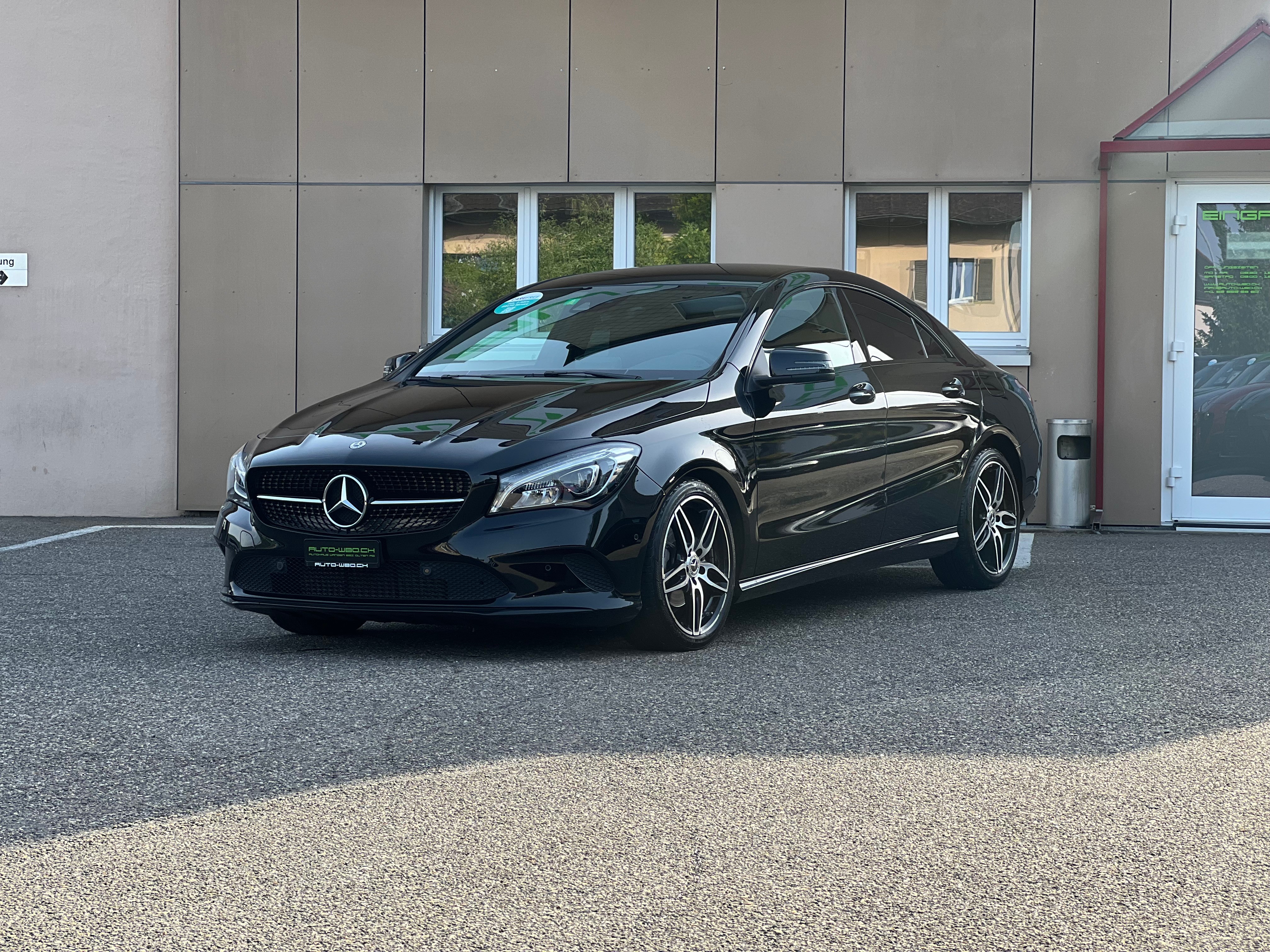 MERCEDES-BENZ CLA 200 Night Star 7G-DCT