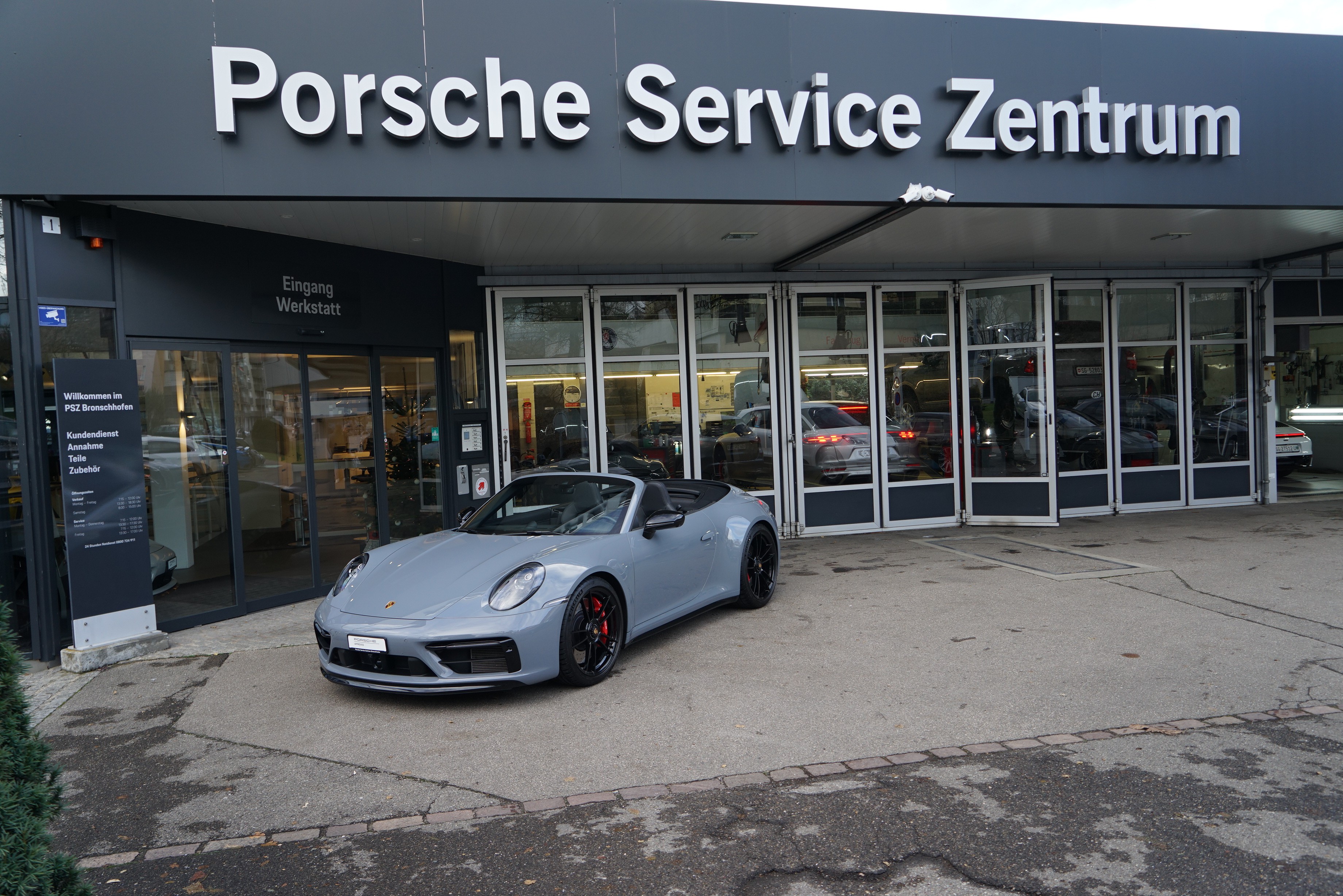 PORSCHE 911 Carrera 4 GTS Cabriolet PDK