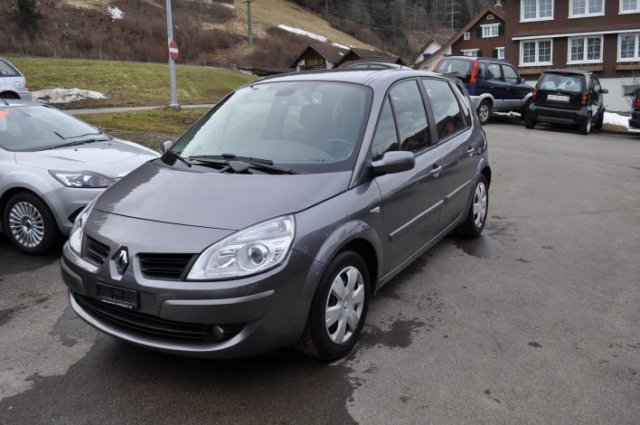 RENAULT Scénic 1.9 dCi DPF Privilège