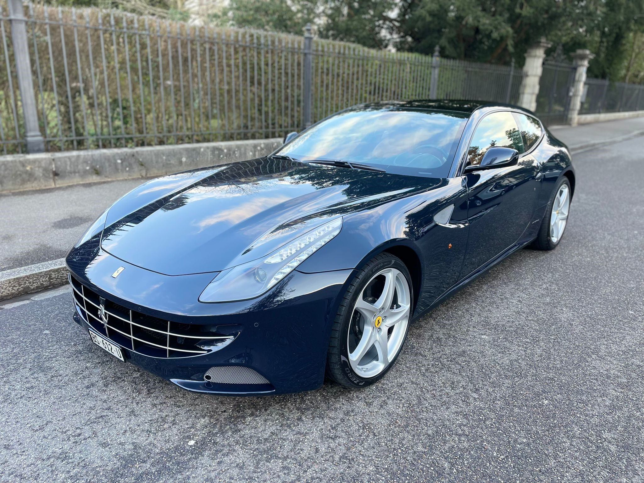 FERRARI FF