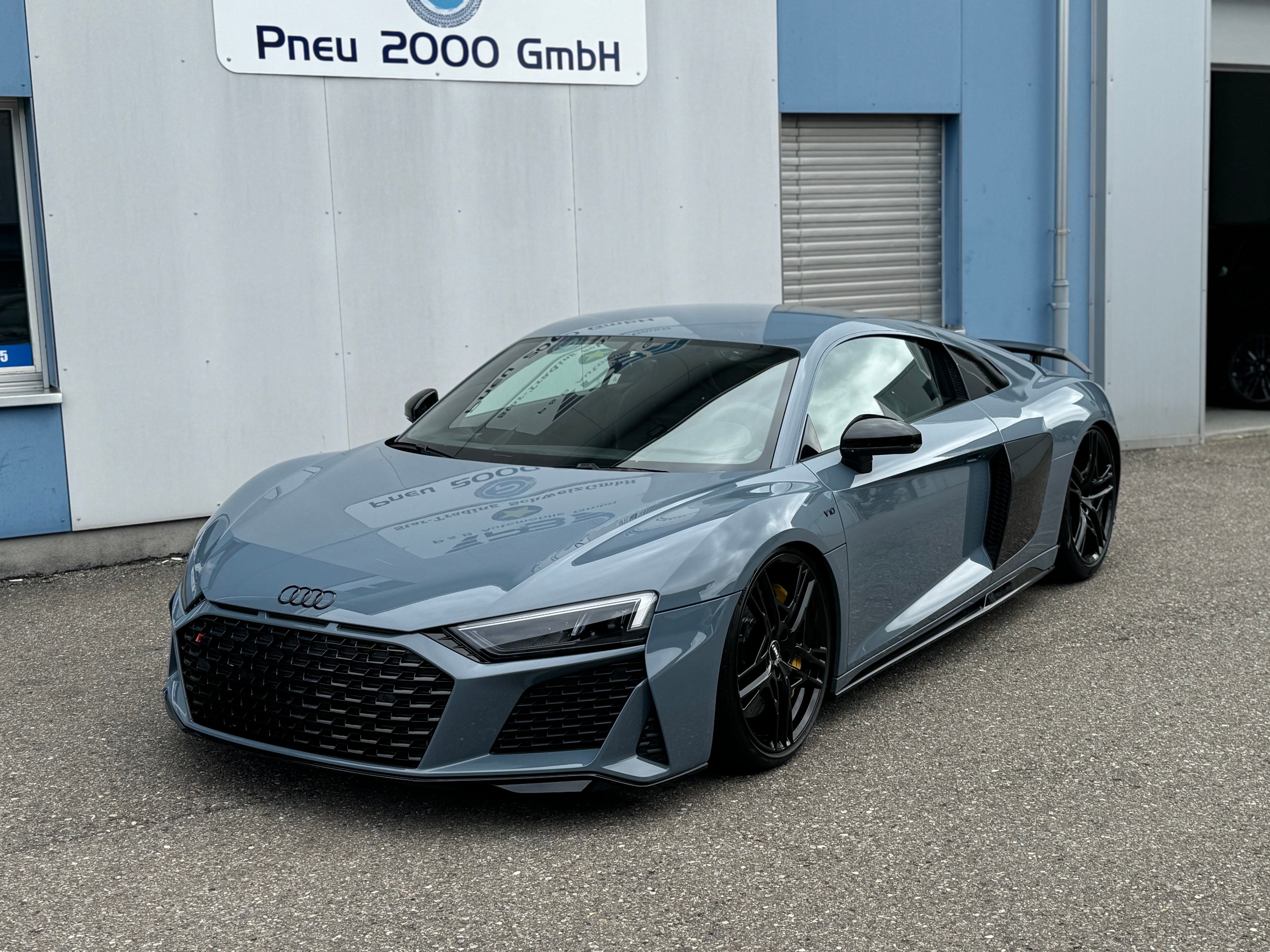 AUDI R8 Coupé performance S-Tronic *Kemoragrau*