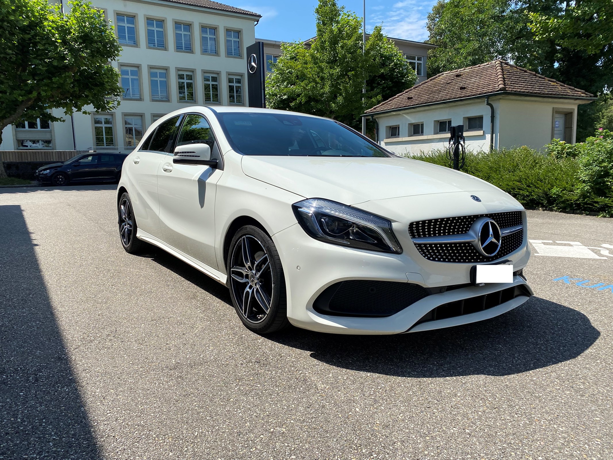 MERCEDES-BENZ A 200 AMG Line 7G-DCT