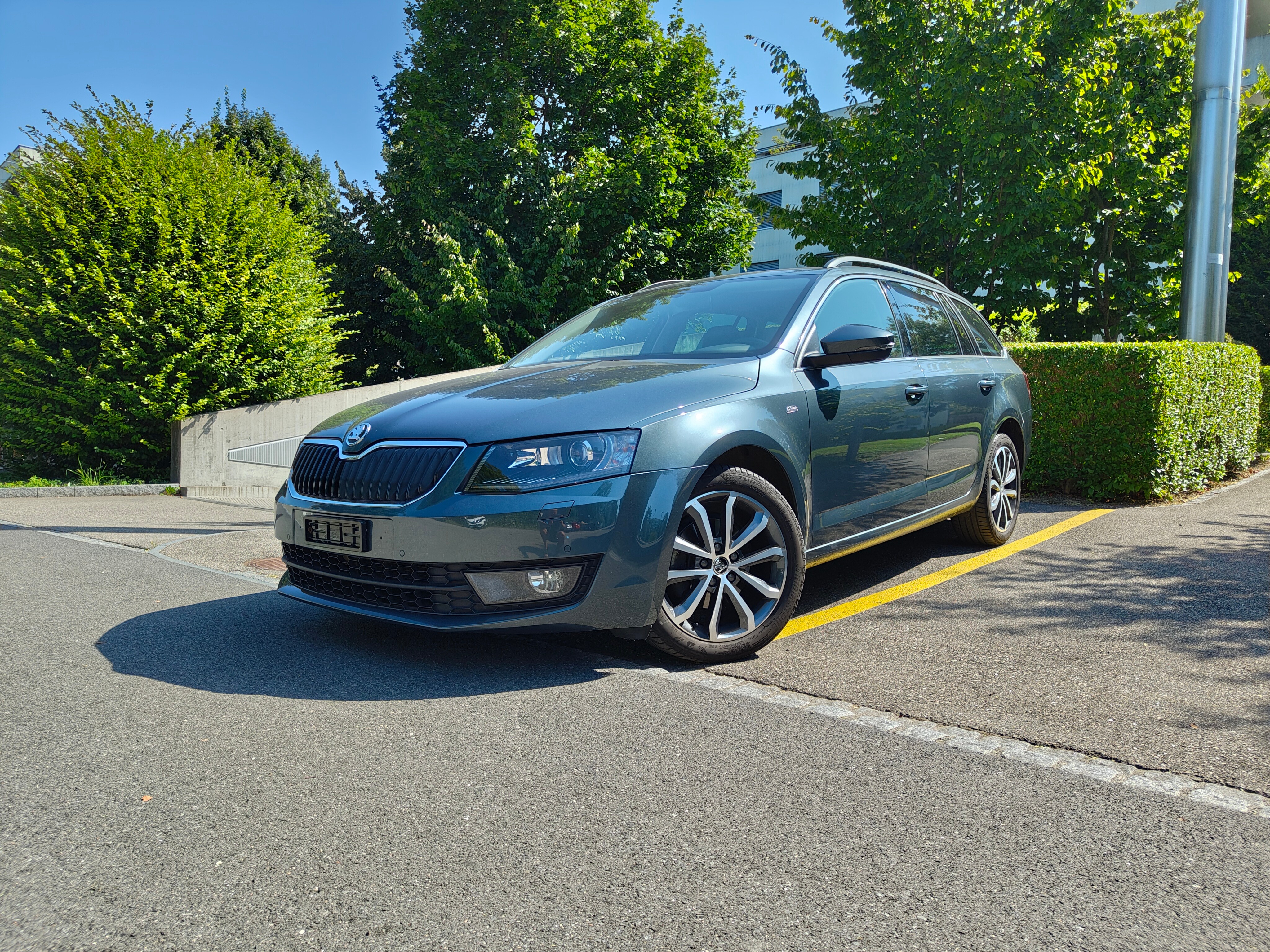 SKODA Octavia Combi 1.4 TSI Swiss Edition DSG