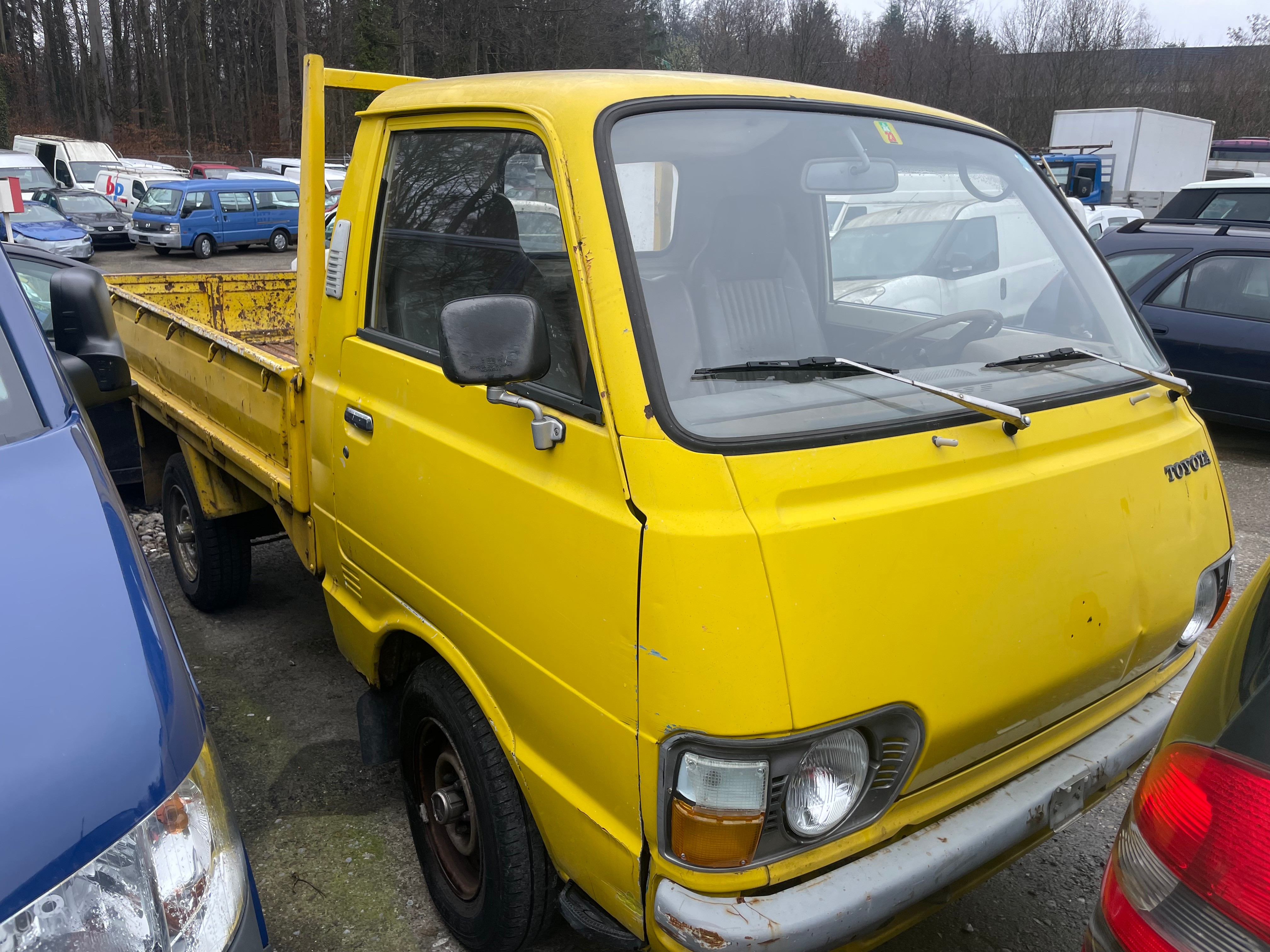 TOYOTA Hiace Brücke Benzin