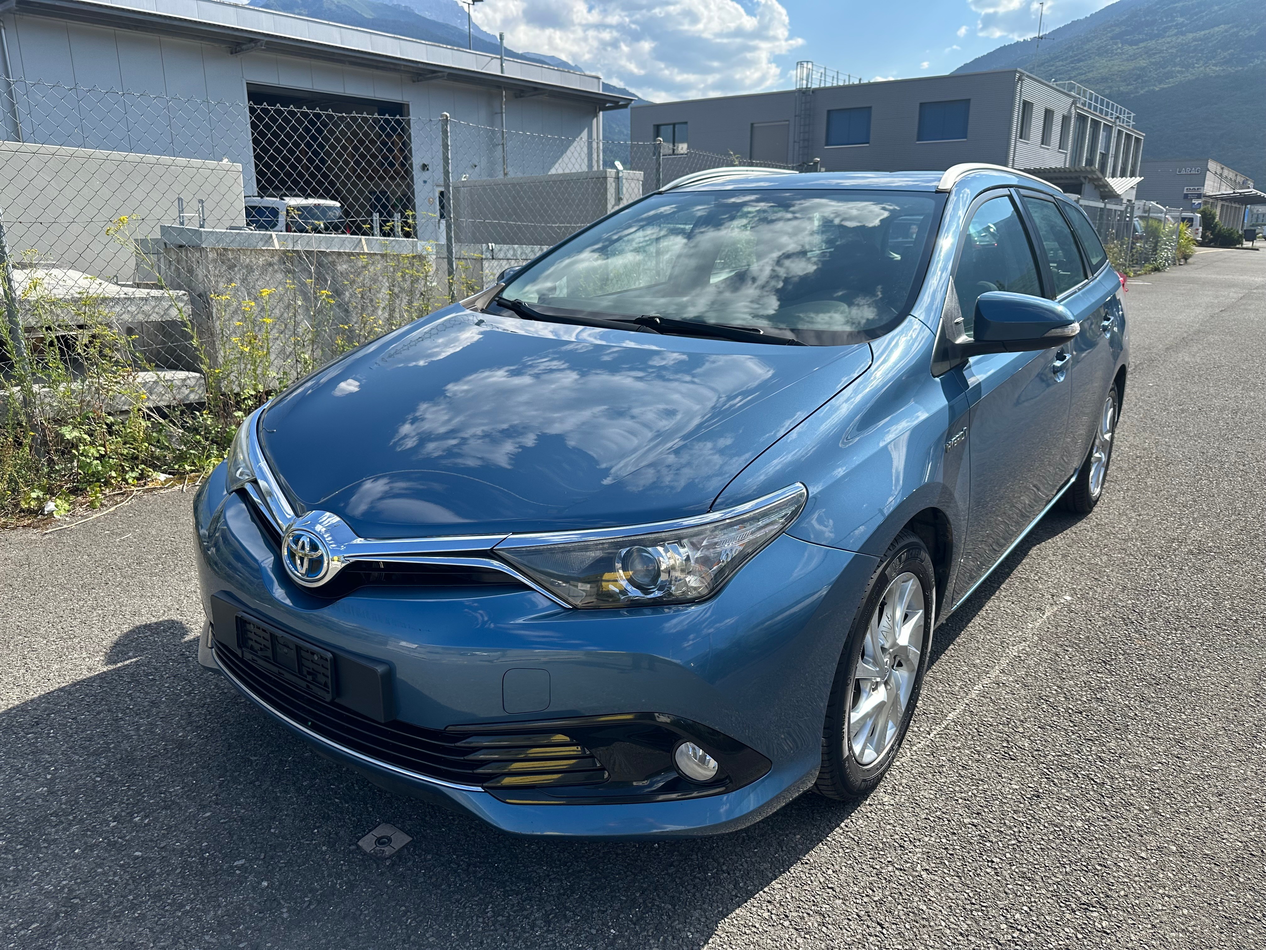 TOYOTA Auris Touring Sports 1.8 HSD Luna e-CVT