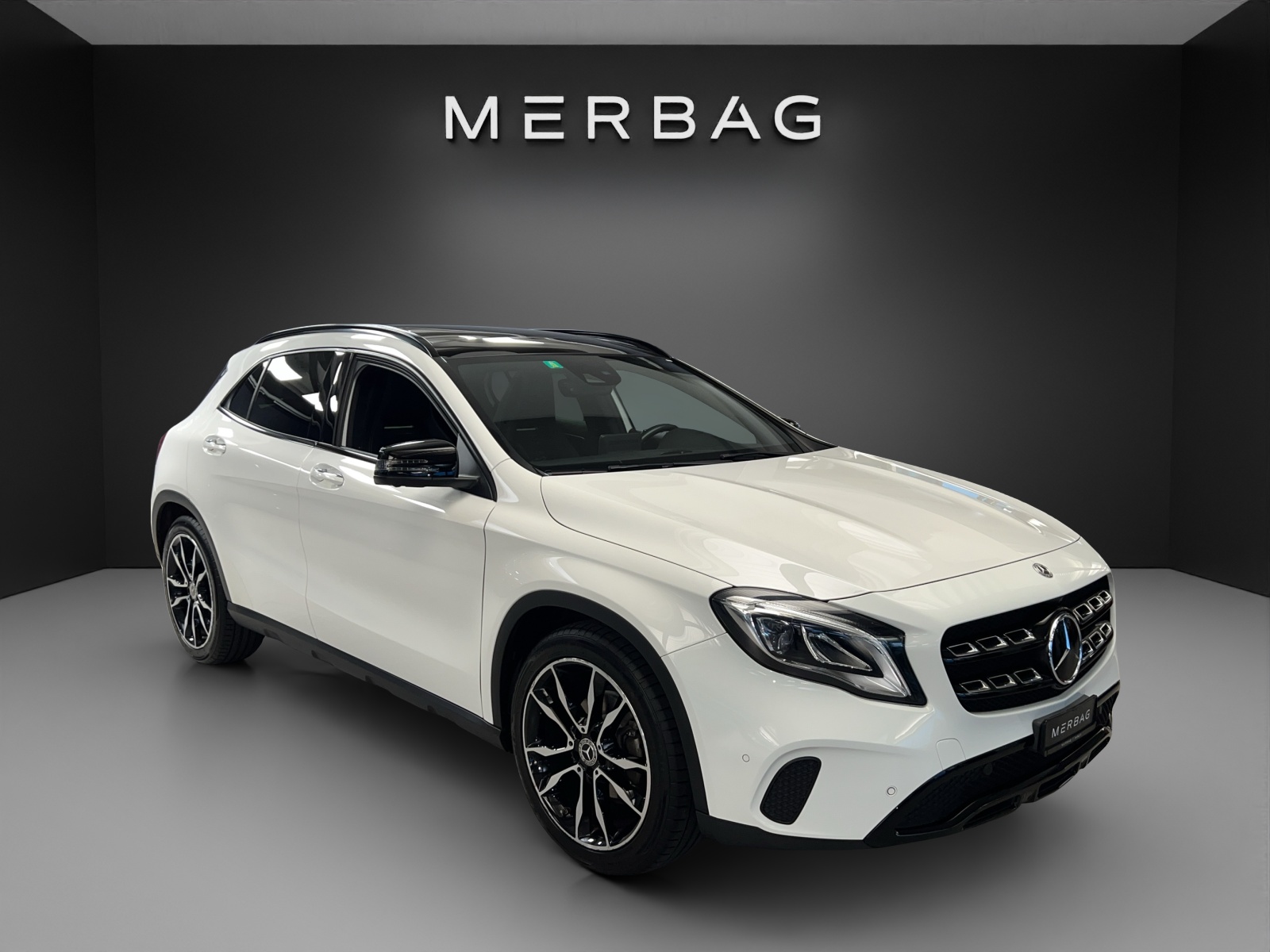 MERCEDES-BENZ GLA 200 Night Star