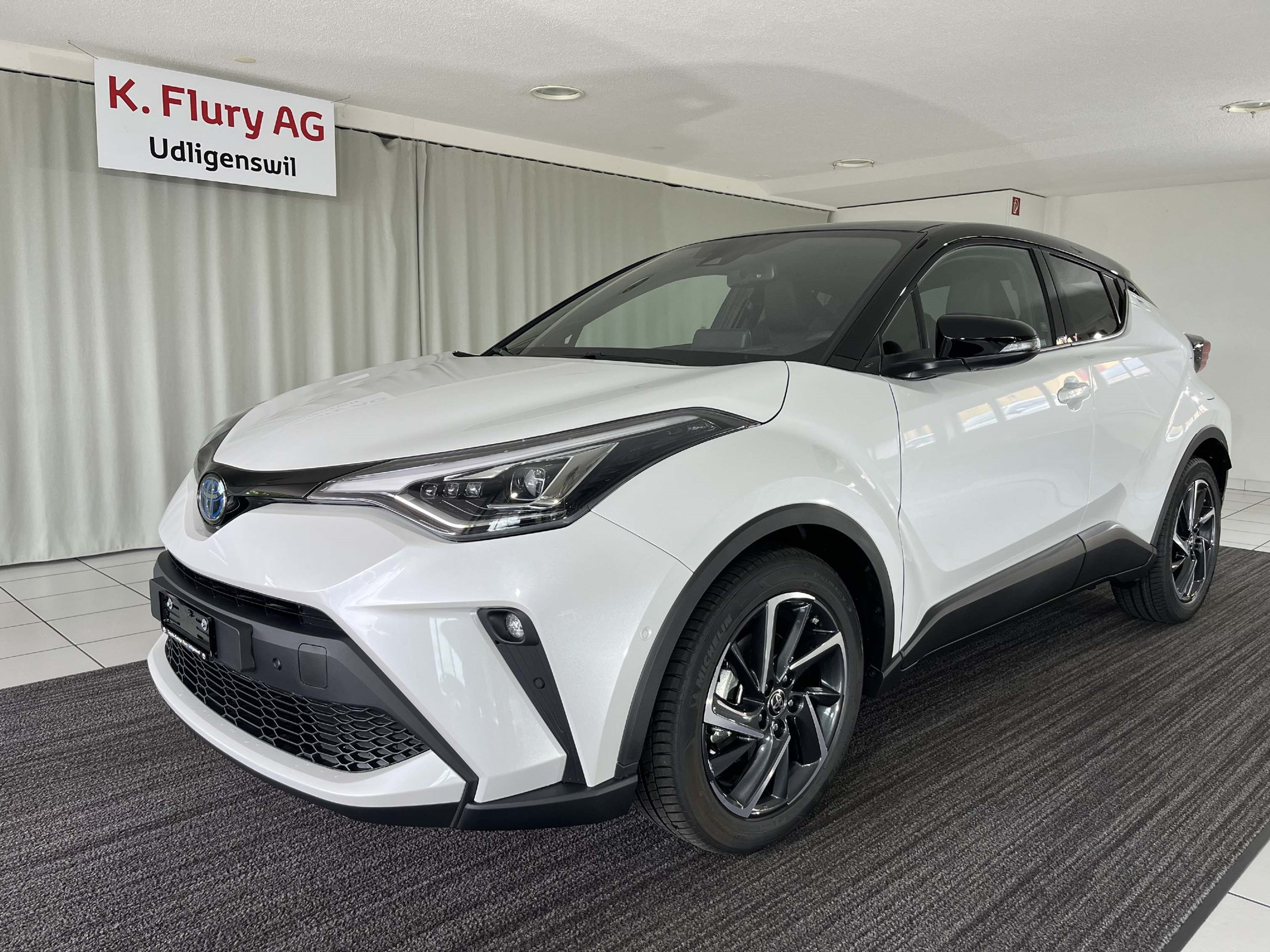 TOYOTA C-HR 2.0 VVTi HSD Move