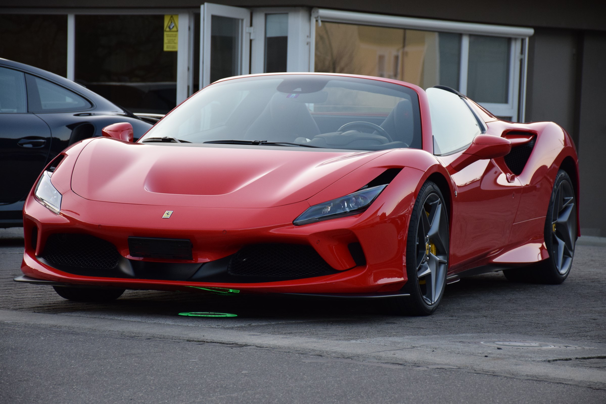 FERRARI F8 Spider