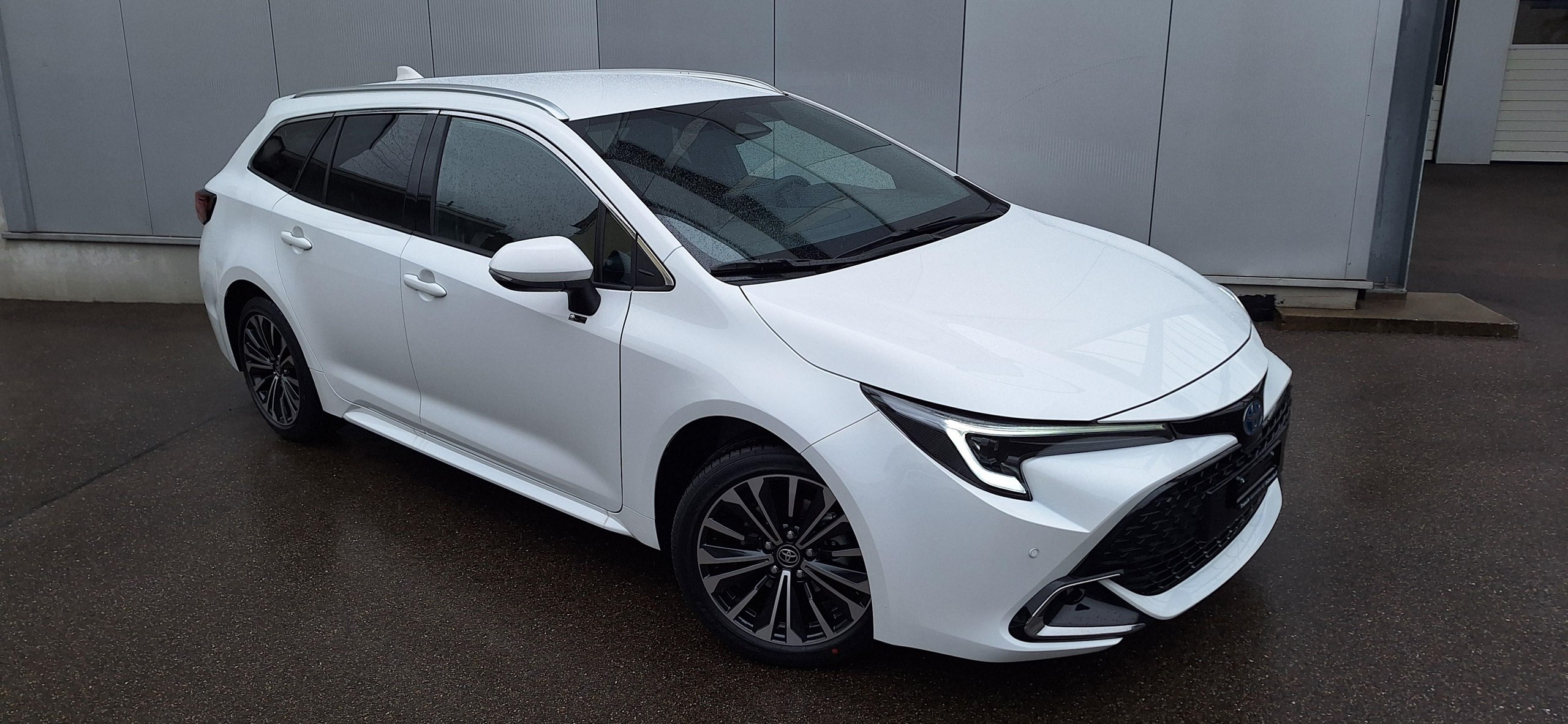 TOYOTA Corolla Touring Sports 1.8 HSD Trend