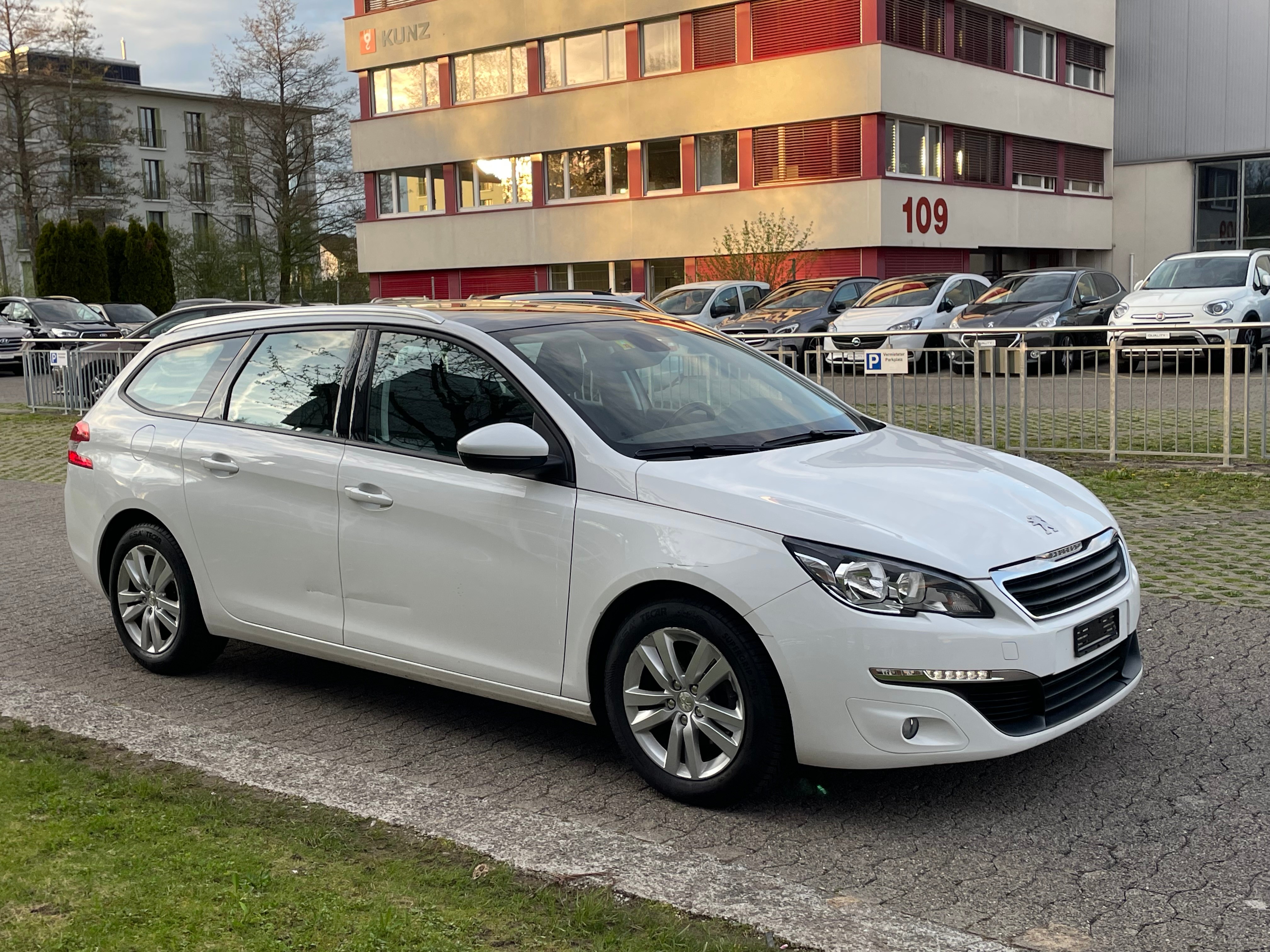 PEUGEOT 308 SW 1.6BluHDI Style Automatic