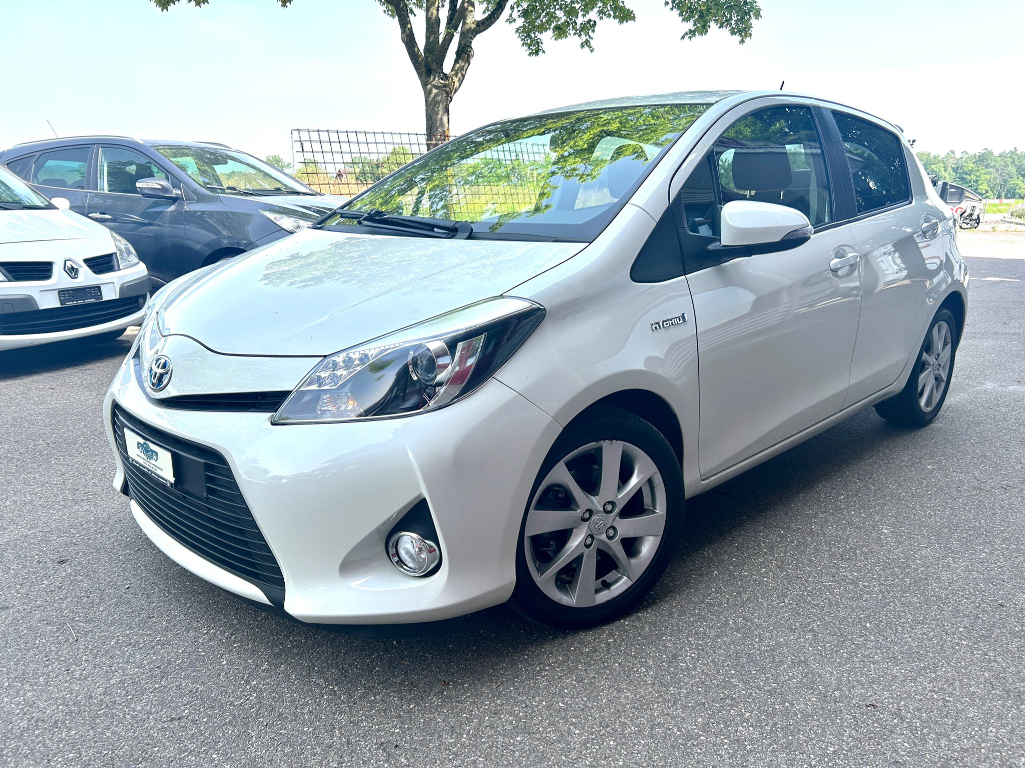 TOYOTA Yaris 1.5 VVT-i Hybrid Sol Premium CVT