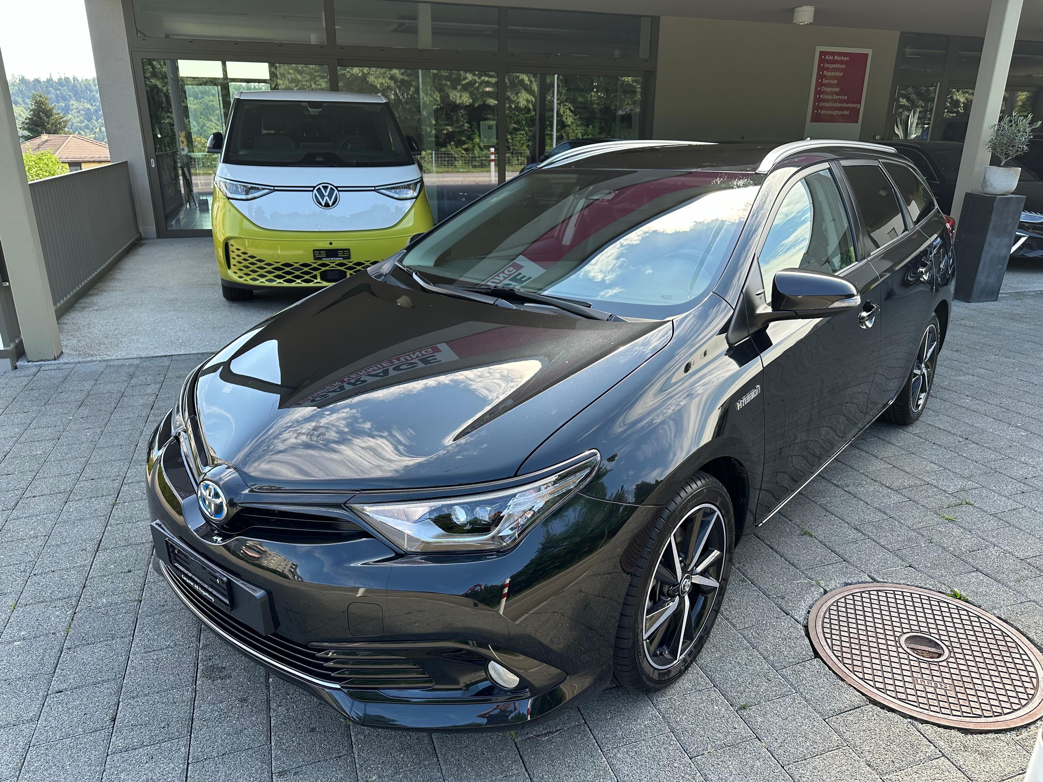 TOYOTA Auris Touring Sports 1.8 HSD Trend e-CVT