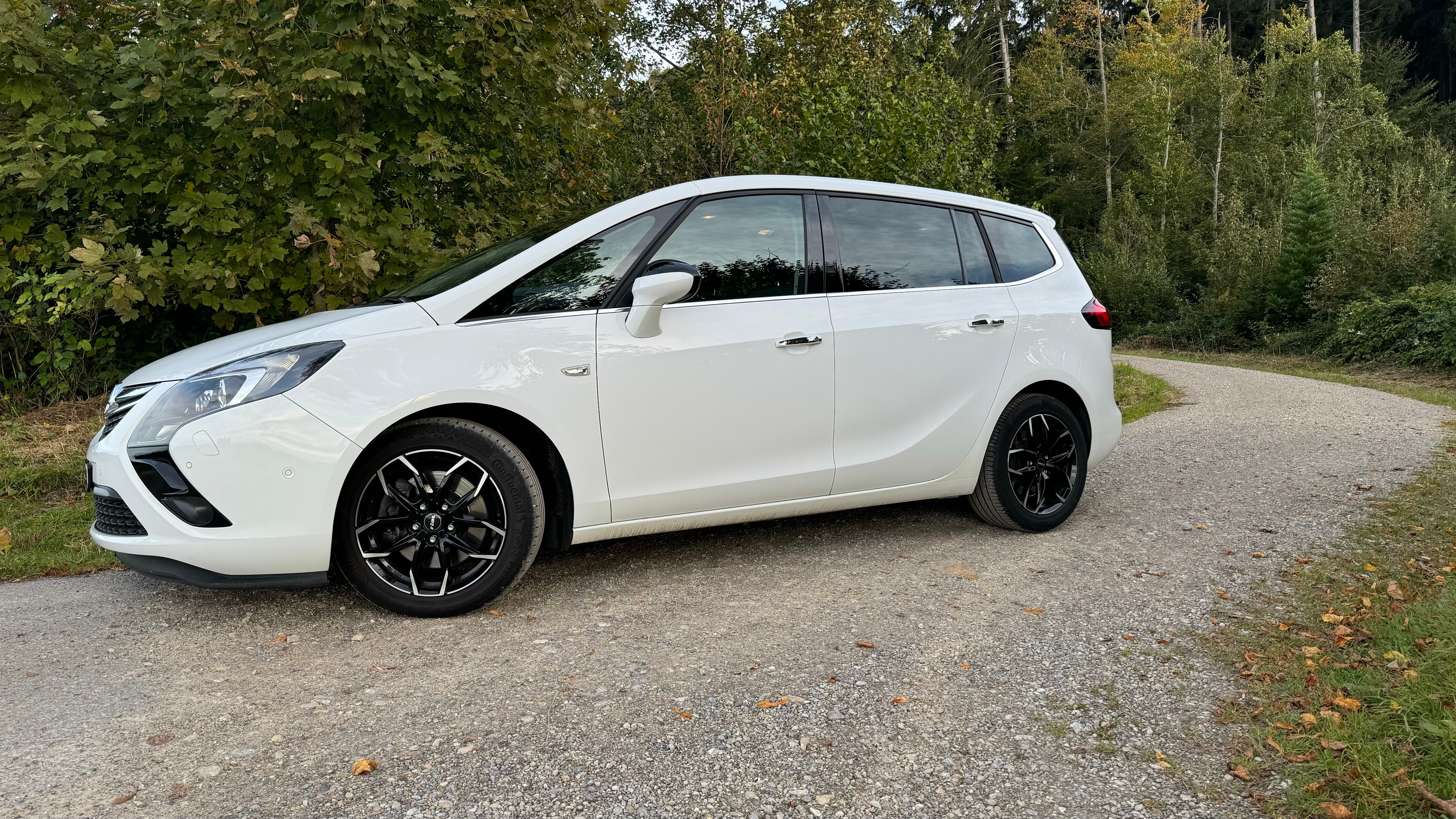 OPEL Zafira Tourer 1.6i 16V Turbo Cosmo