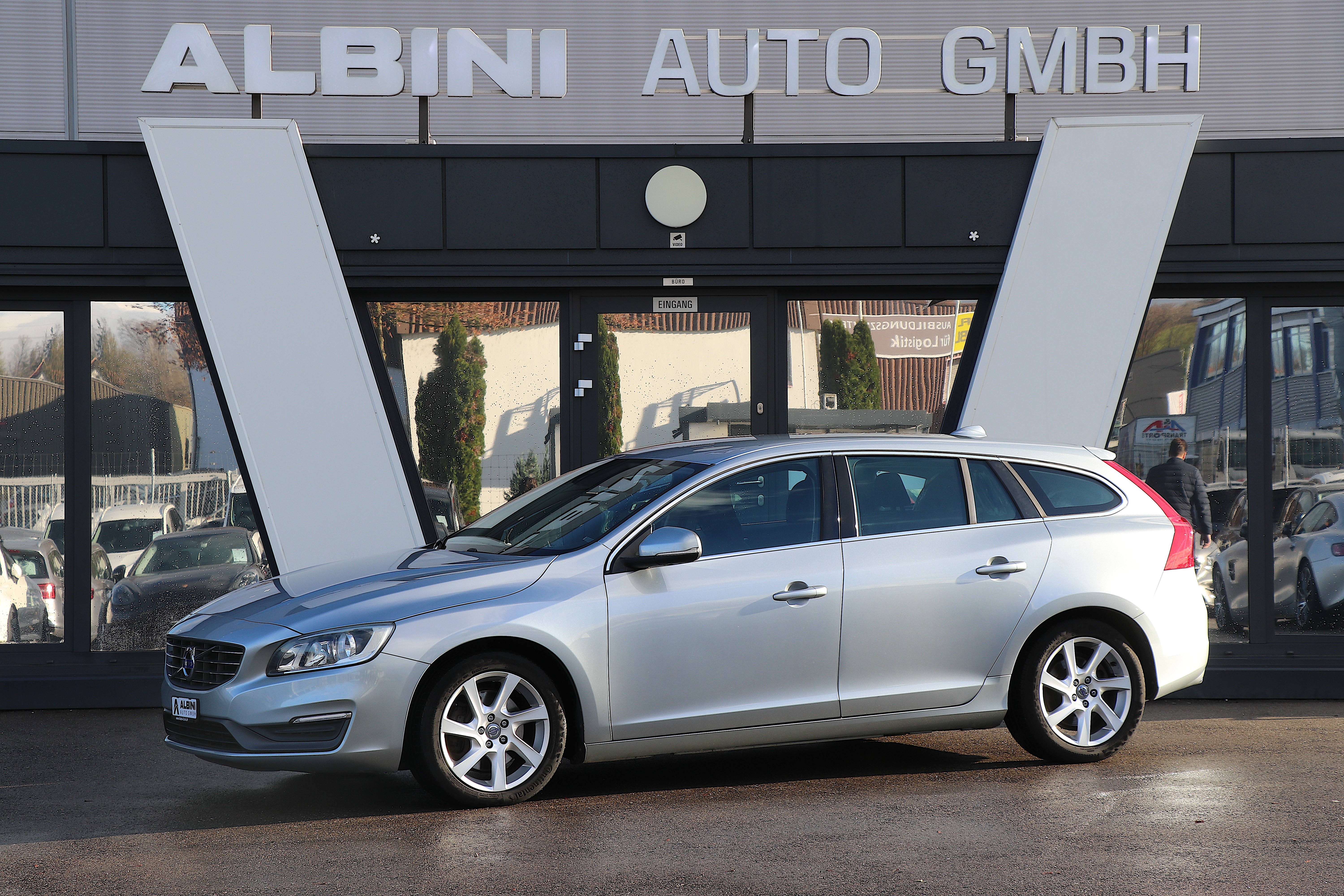 VOLVO V60 T5 Momentum Geartronic