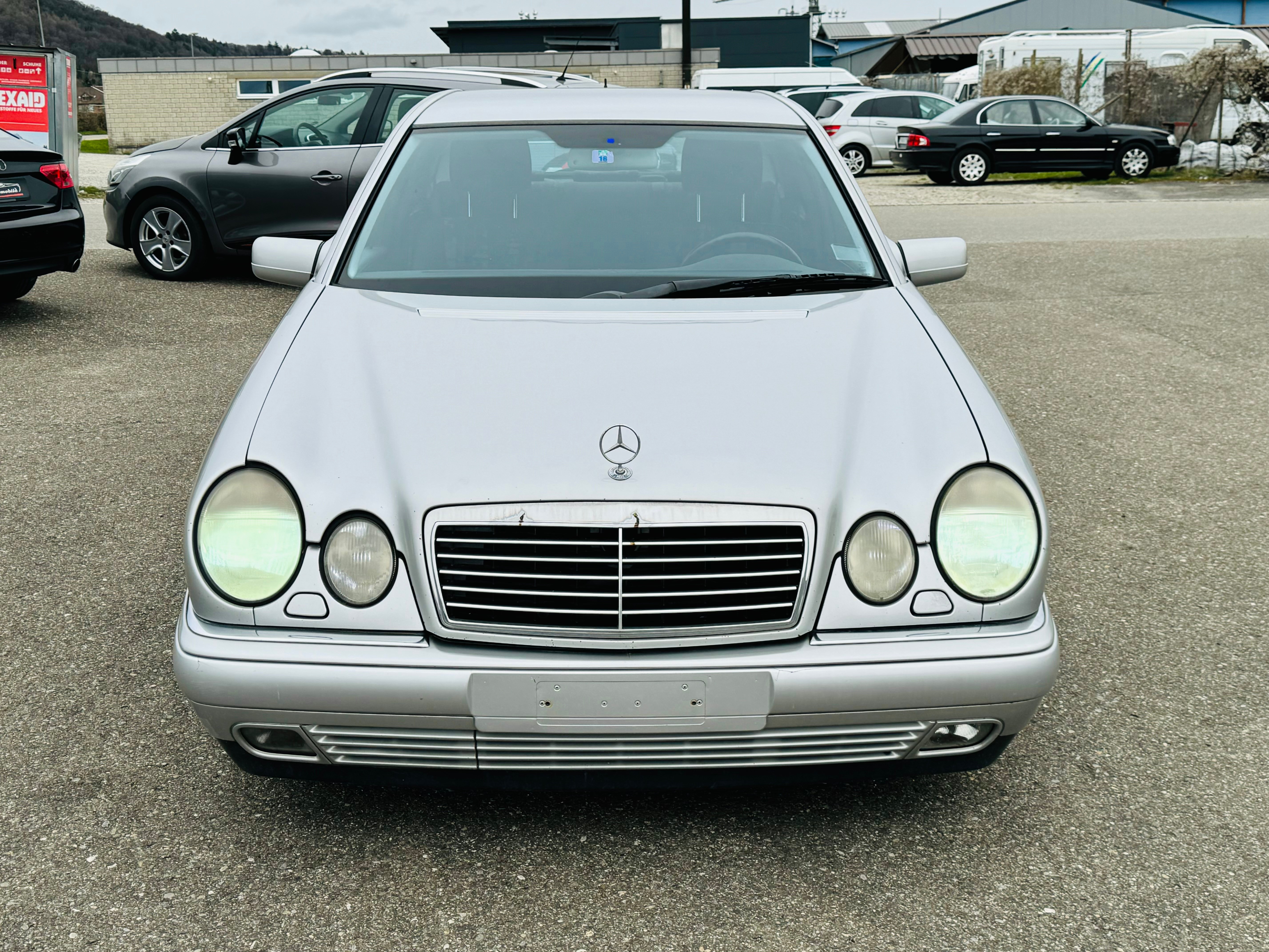 MERCEDES-BENZ E 300 TD Avantgarde Automatic