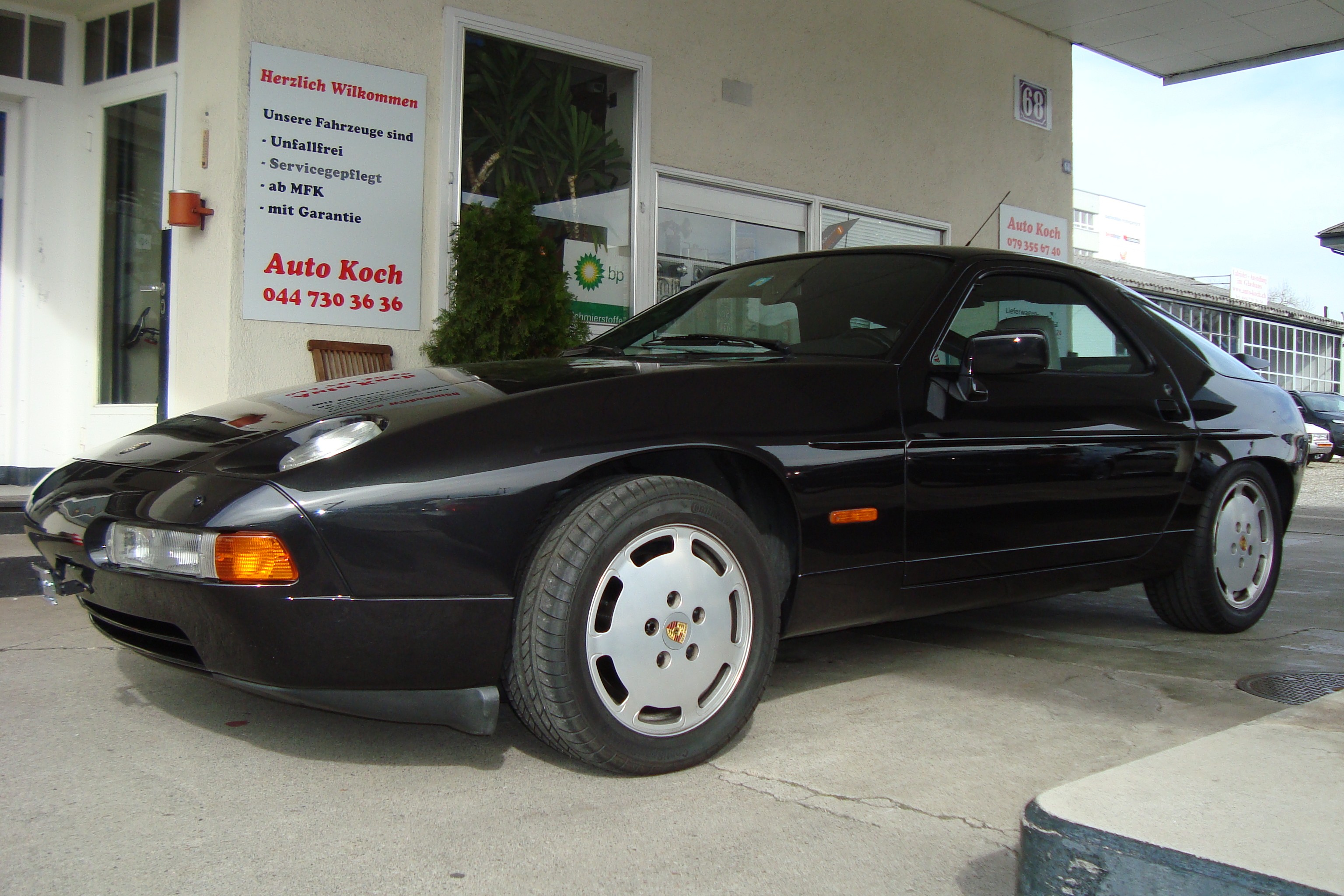 PORSCHE 928 S4