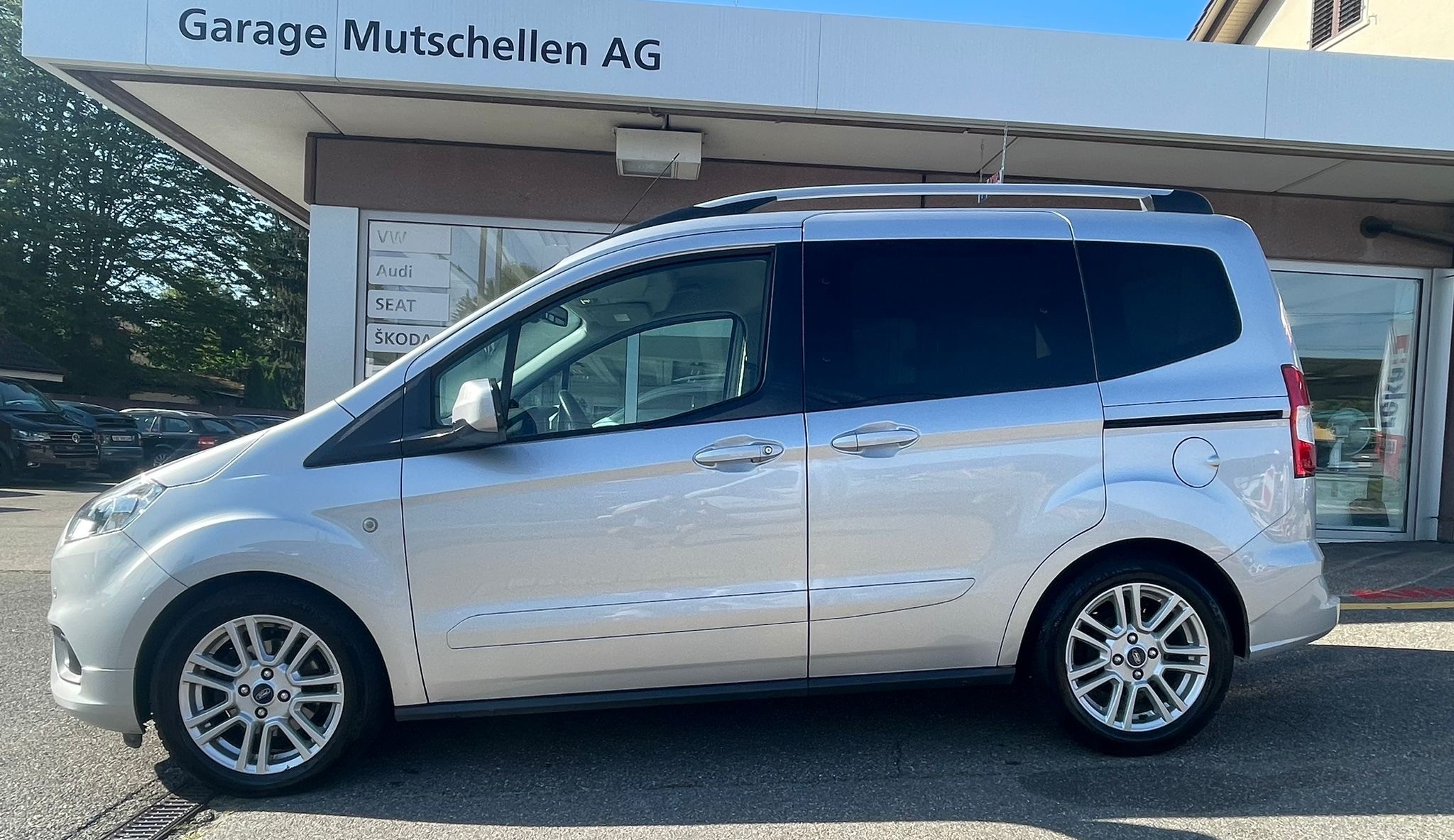 FORD Tourneo Courier 1.0 SCTi Teuerste Version Titanium